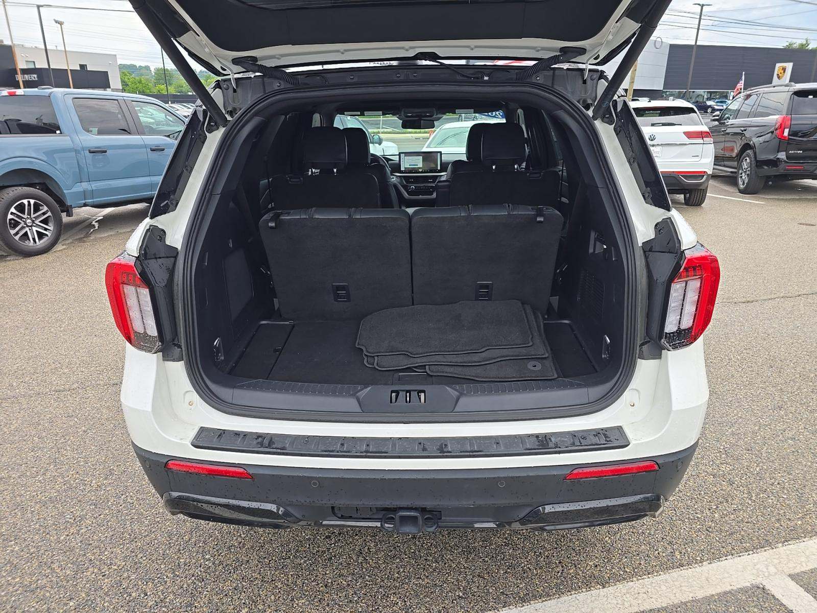 2025 Ford Explorer ST-Line AWD