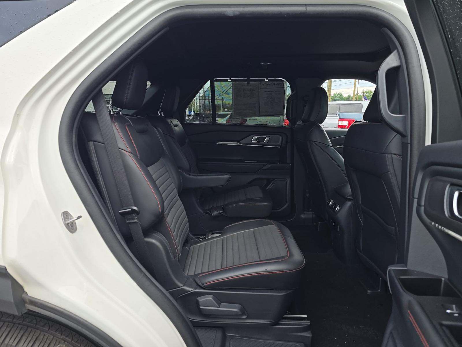 2025 Ford Explorer ST-Line AWD