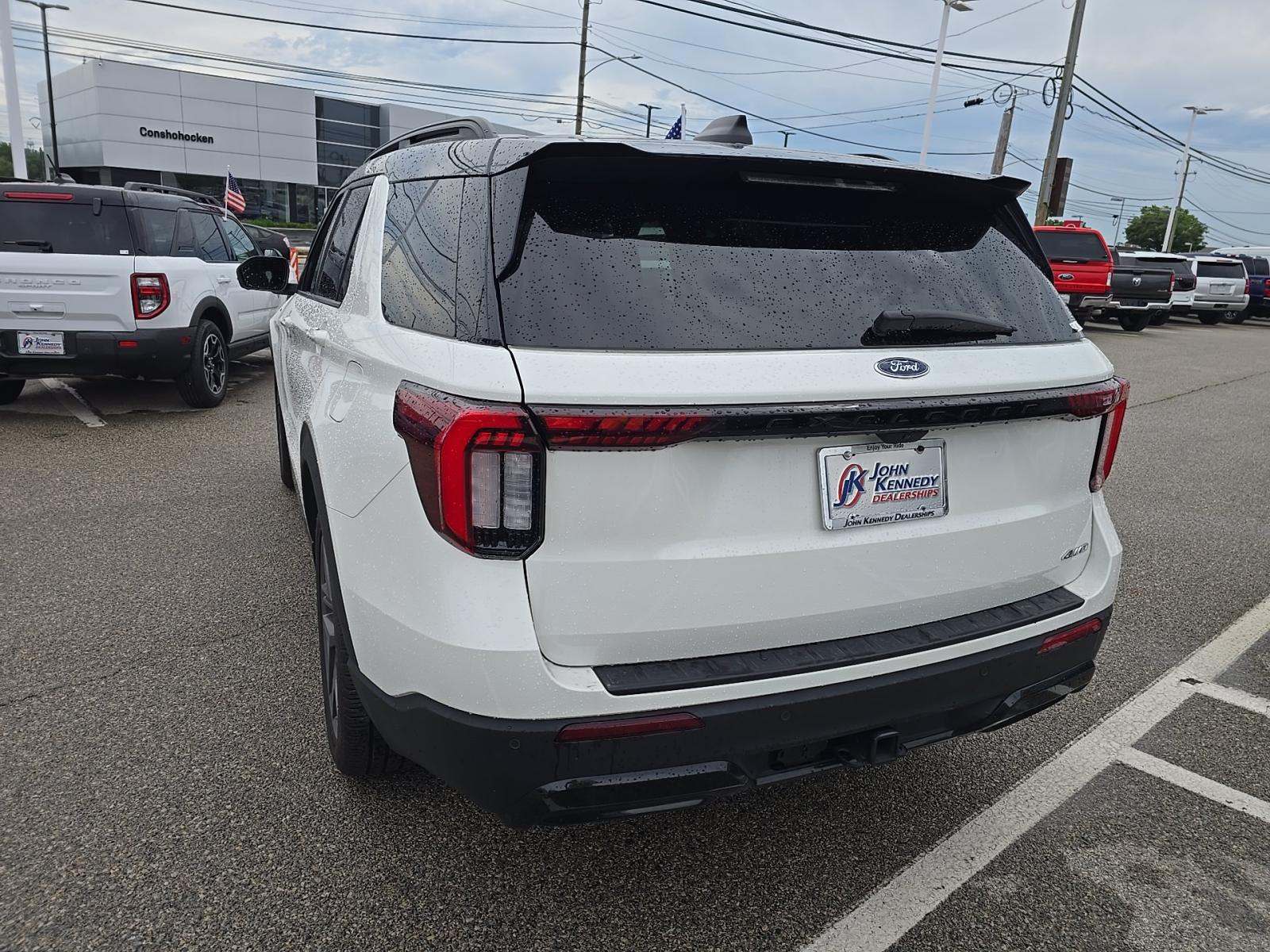 2025 Ford Explorer ST-Line AWD