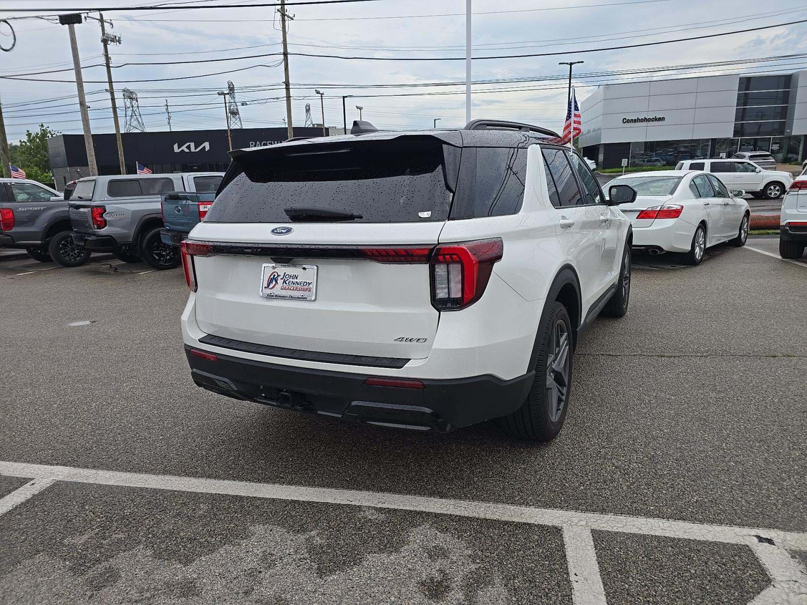 2025 Ford Explorer ST-Line AWD