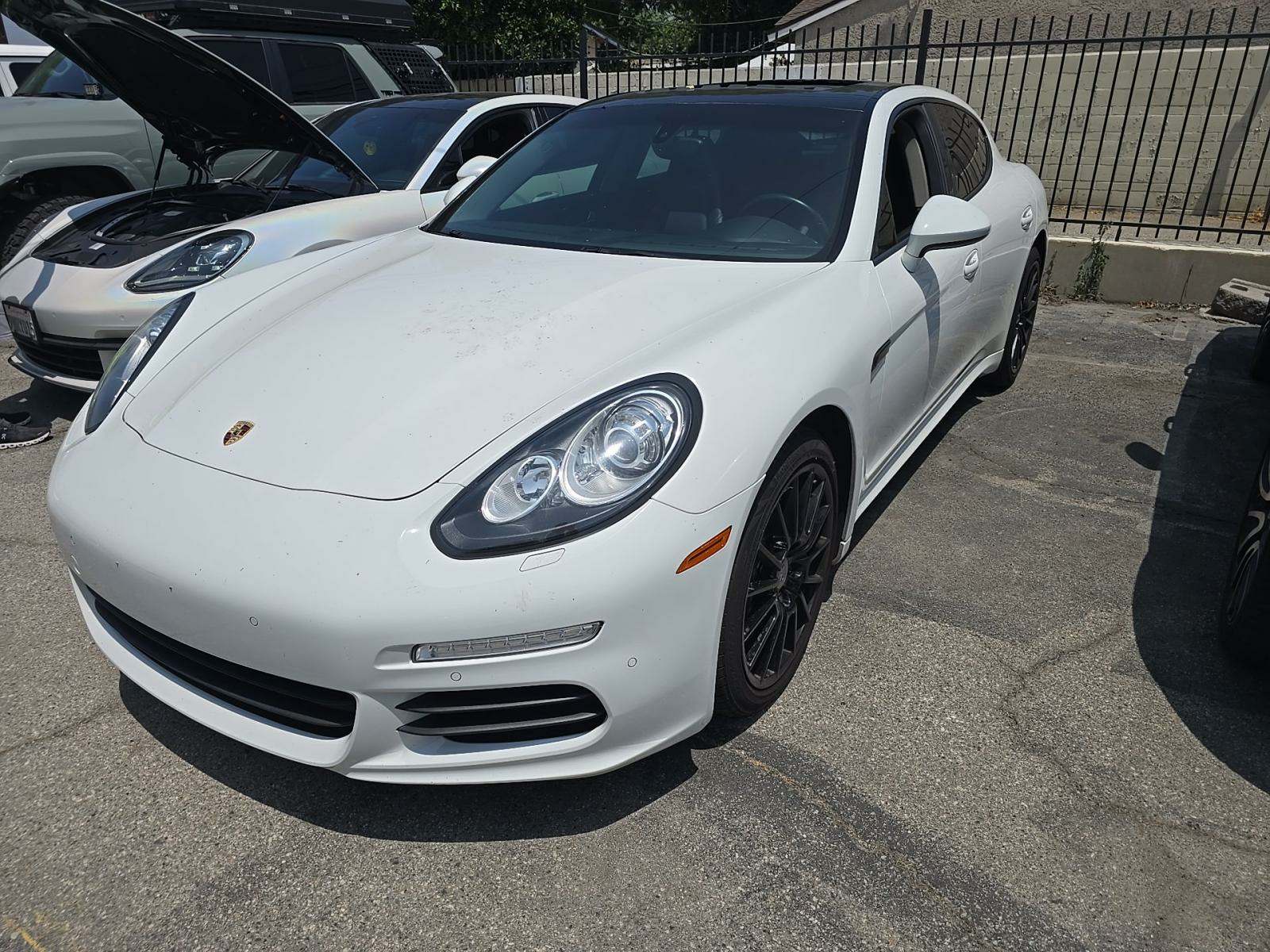2014 Porsche Panamera Base RWD