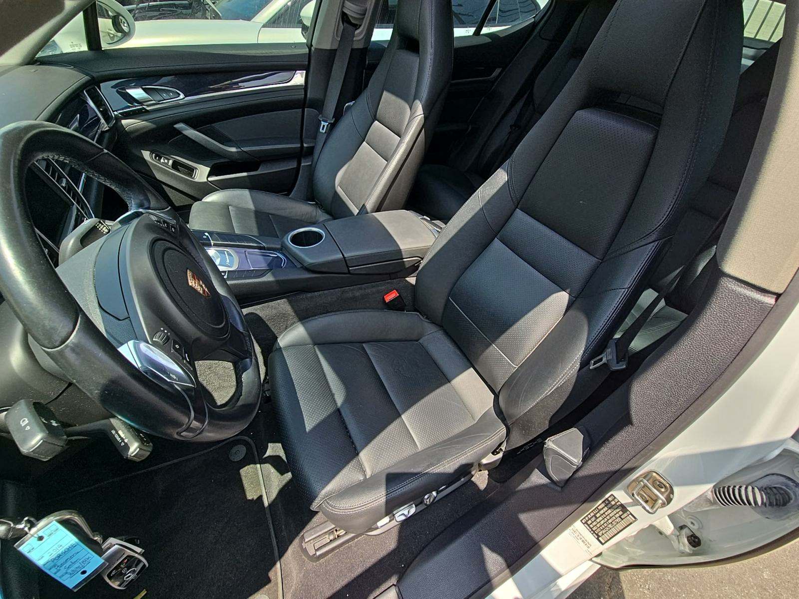 2014 Porsche Panamera Base RWD