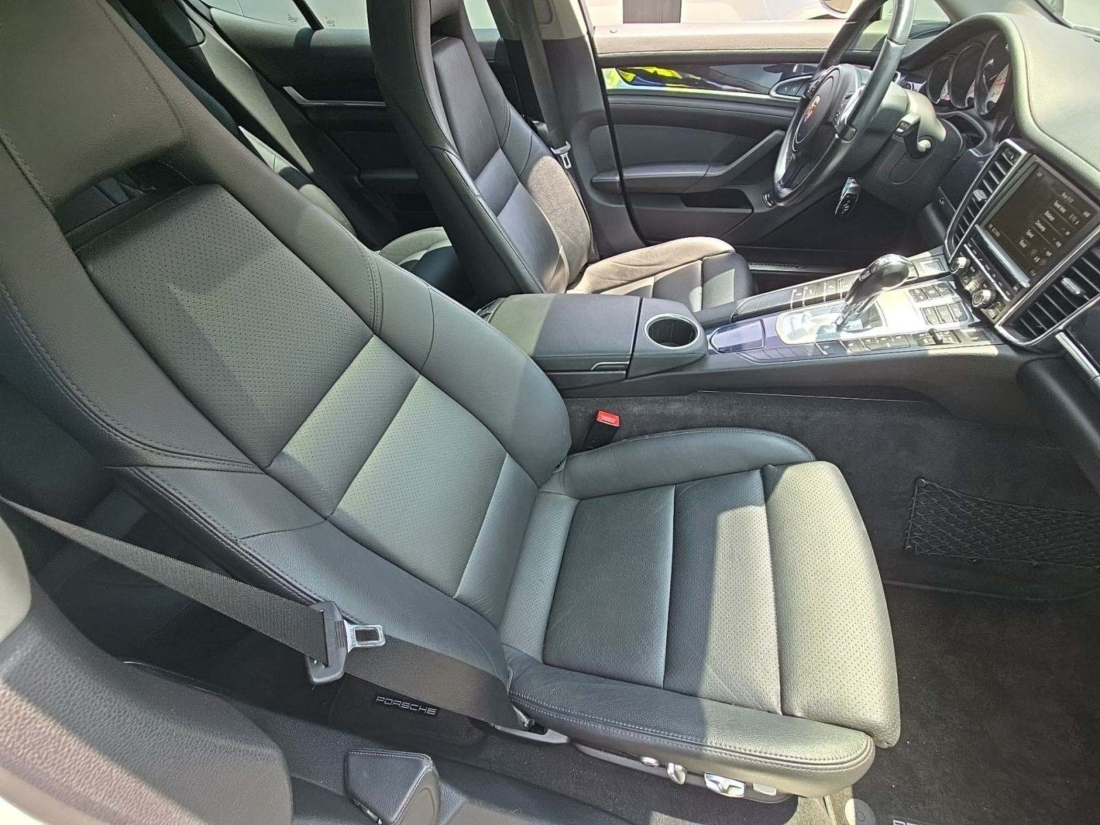 2014 Porsche Panamera Base RWD