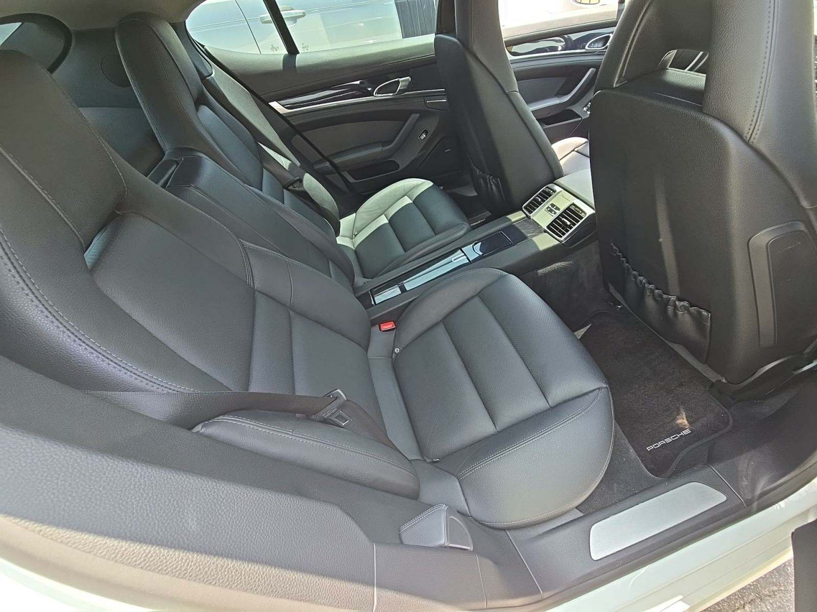 2014 Porsche Panamera Base RWD