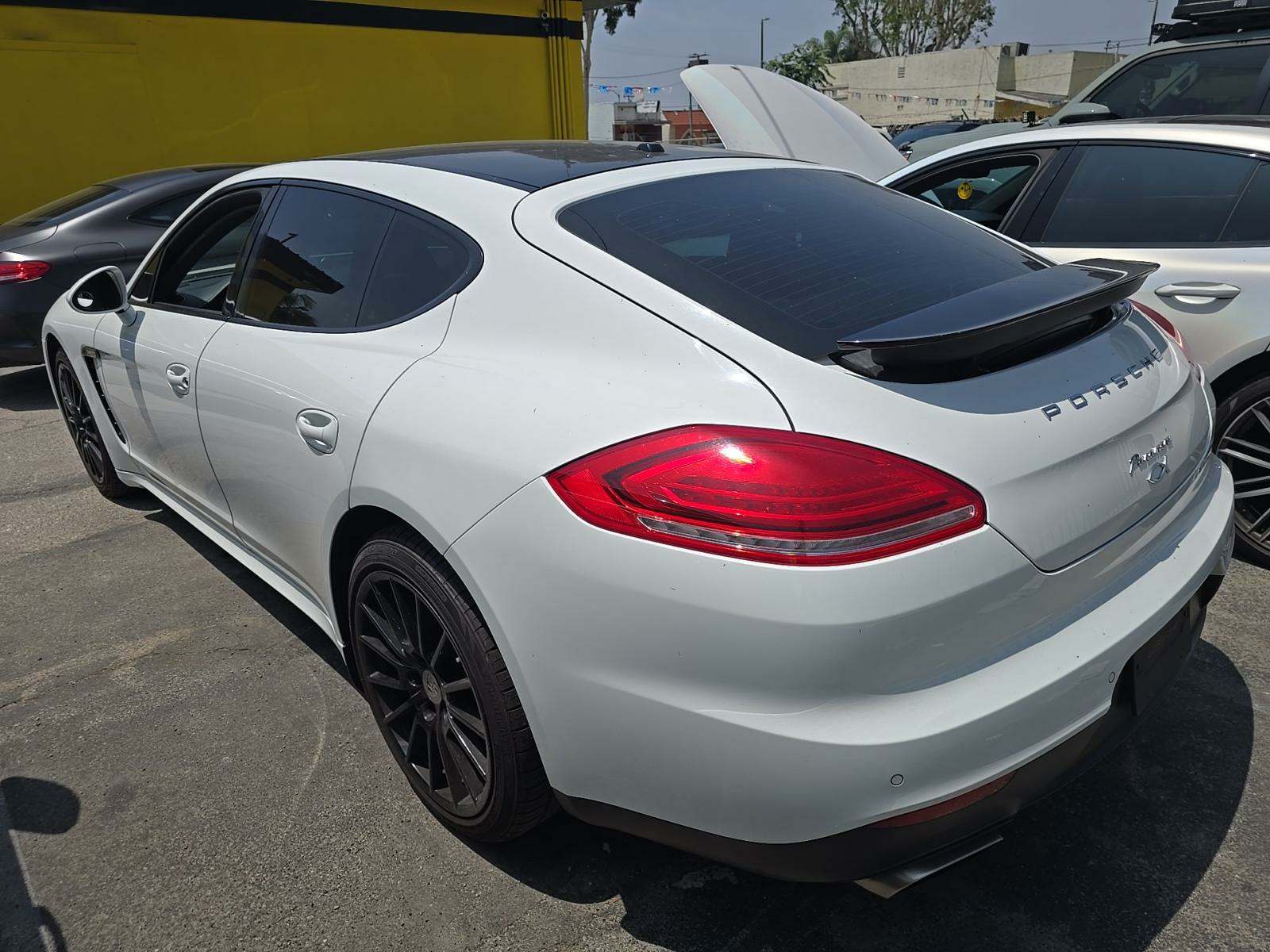 2014 Porsche Panamera Base RWD