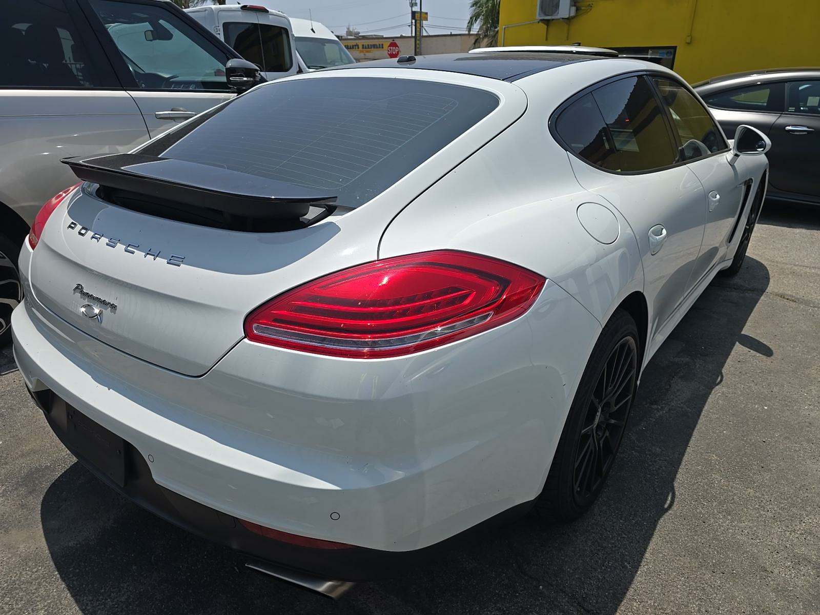 2014 Porsche Panamera Base RWD
