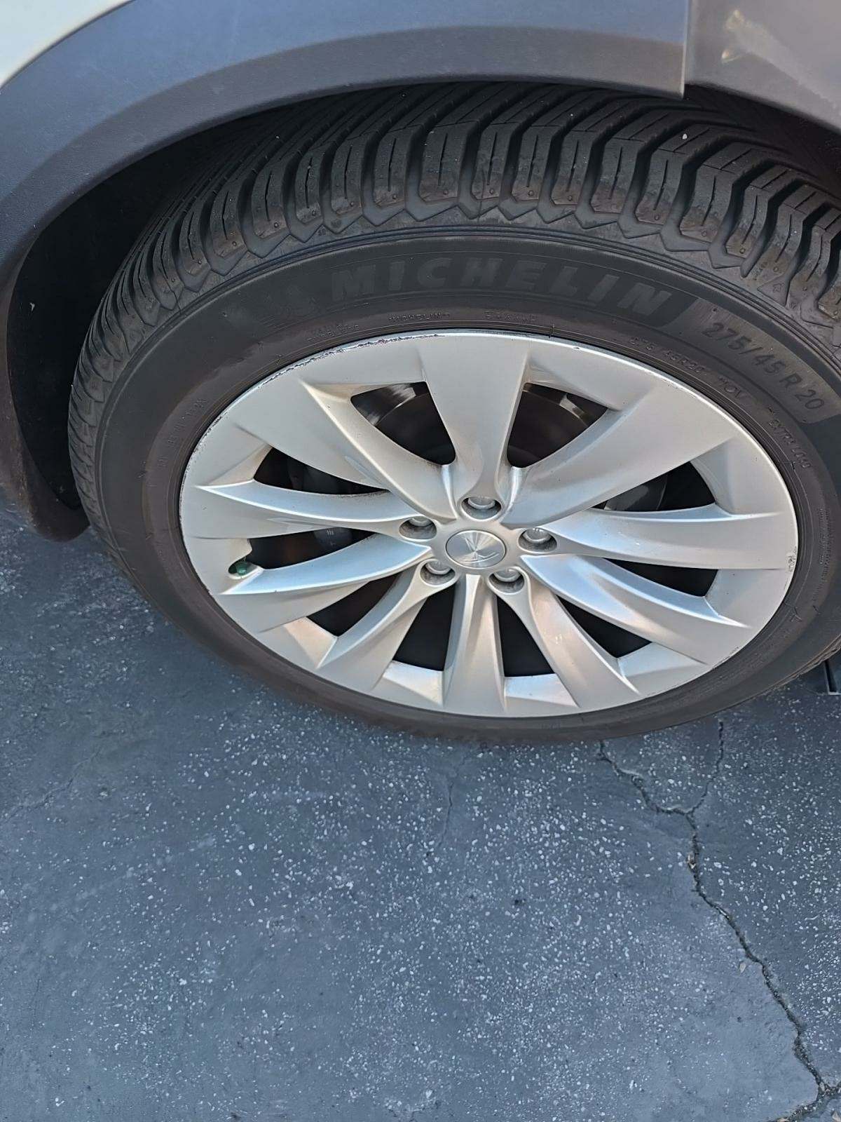 2017 Tesla Model X 75D AWD