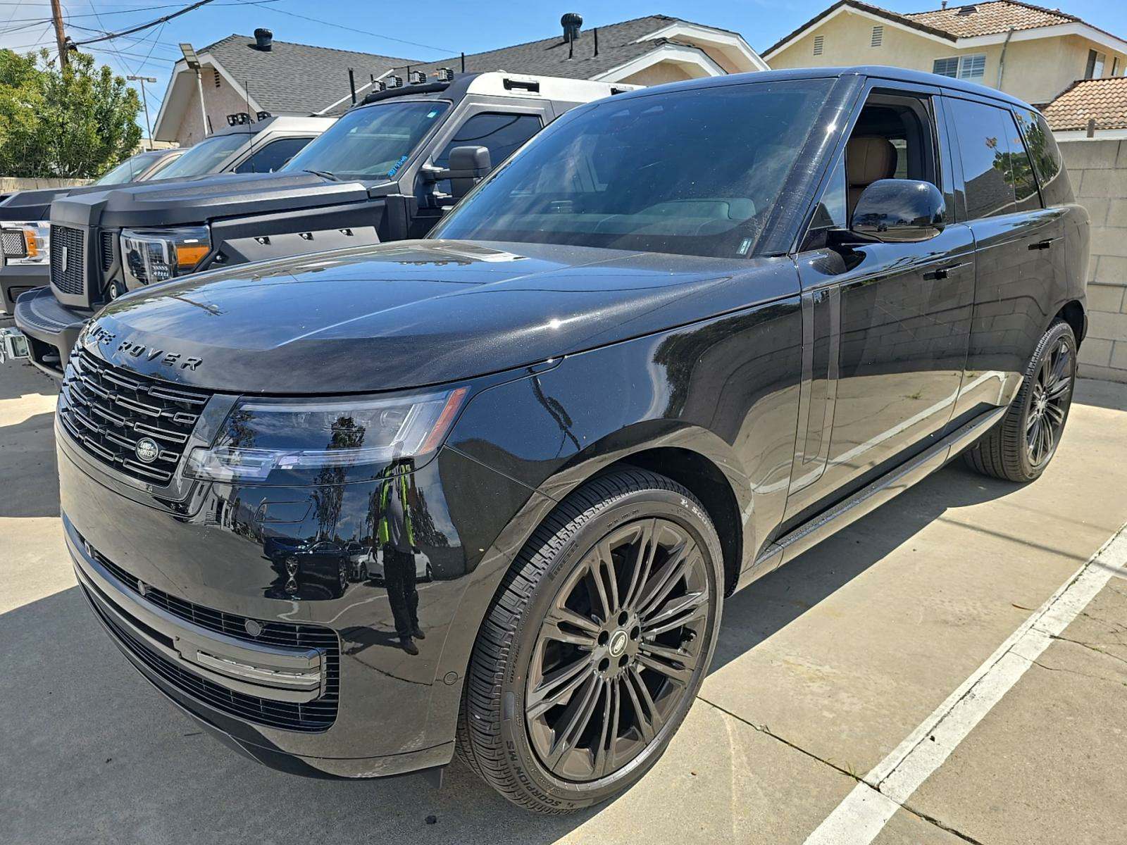 2025 Land Rover Range Rover SE