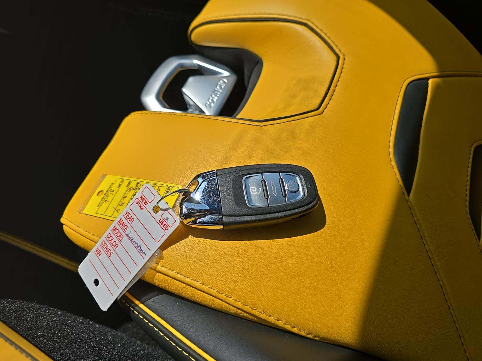 2021 Lamborghini Huracan EVO RWD