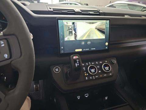 2024 Land Rover Defender 110 V8 AWD