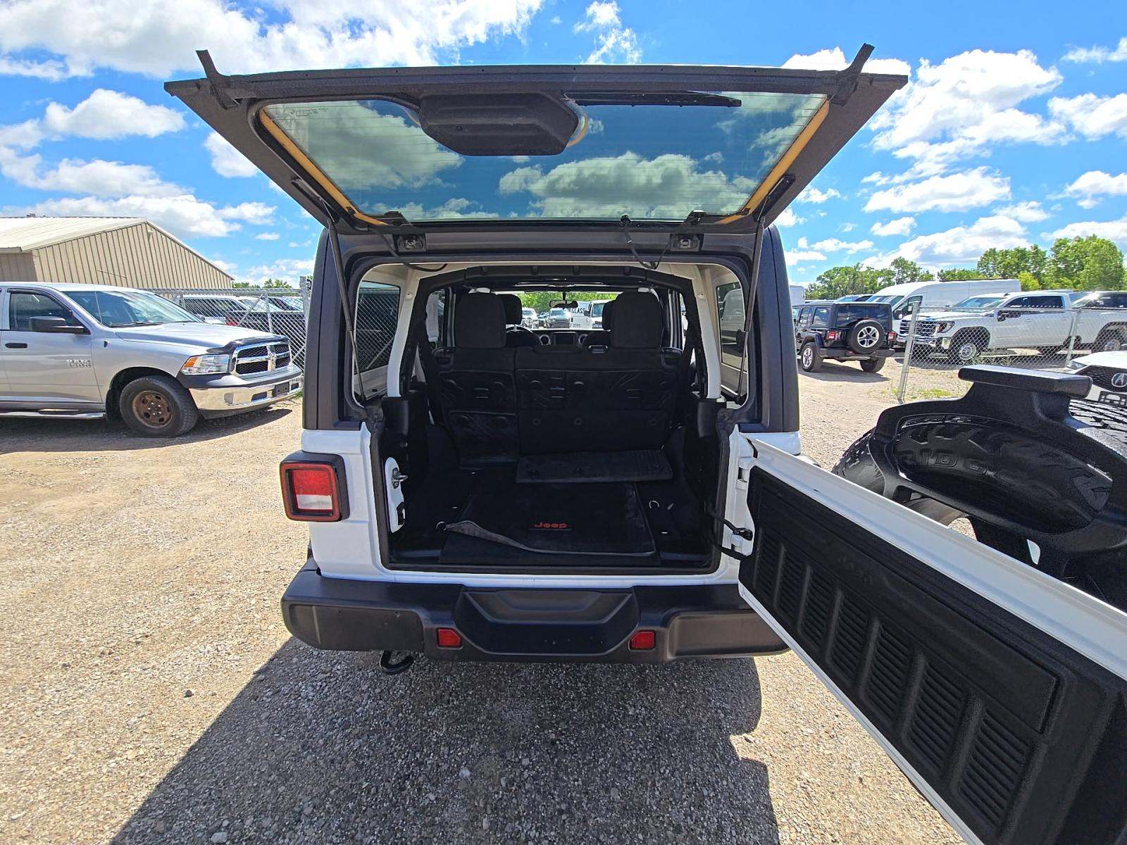 2021 Jeep Wrangler Unlimited Sahara AWD