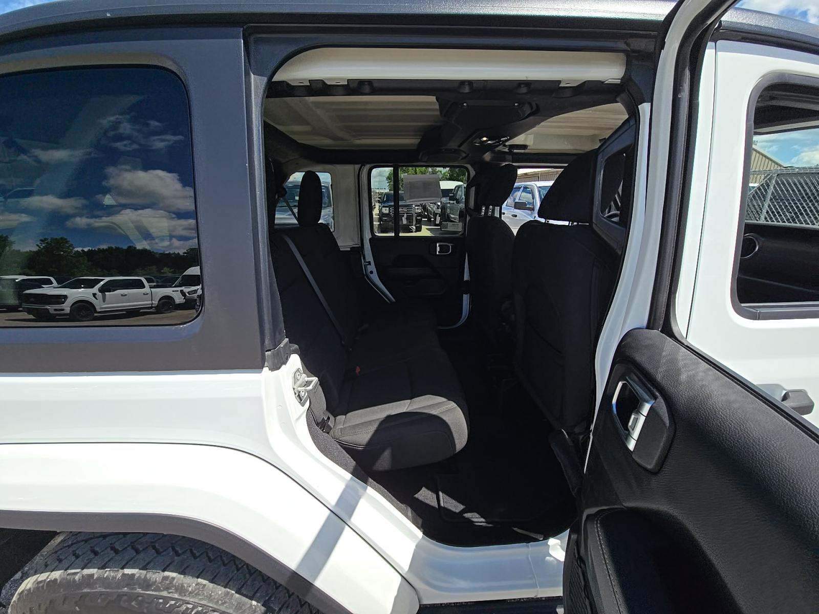2021 Jeep Wrangler Unlimited Sahara AWD