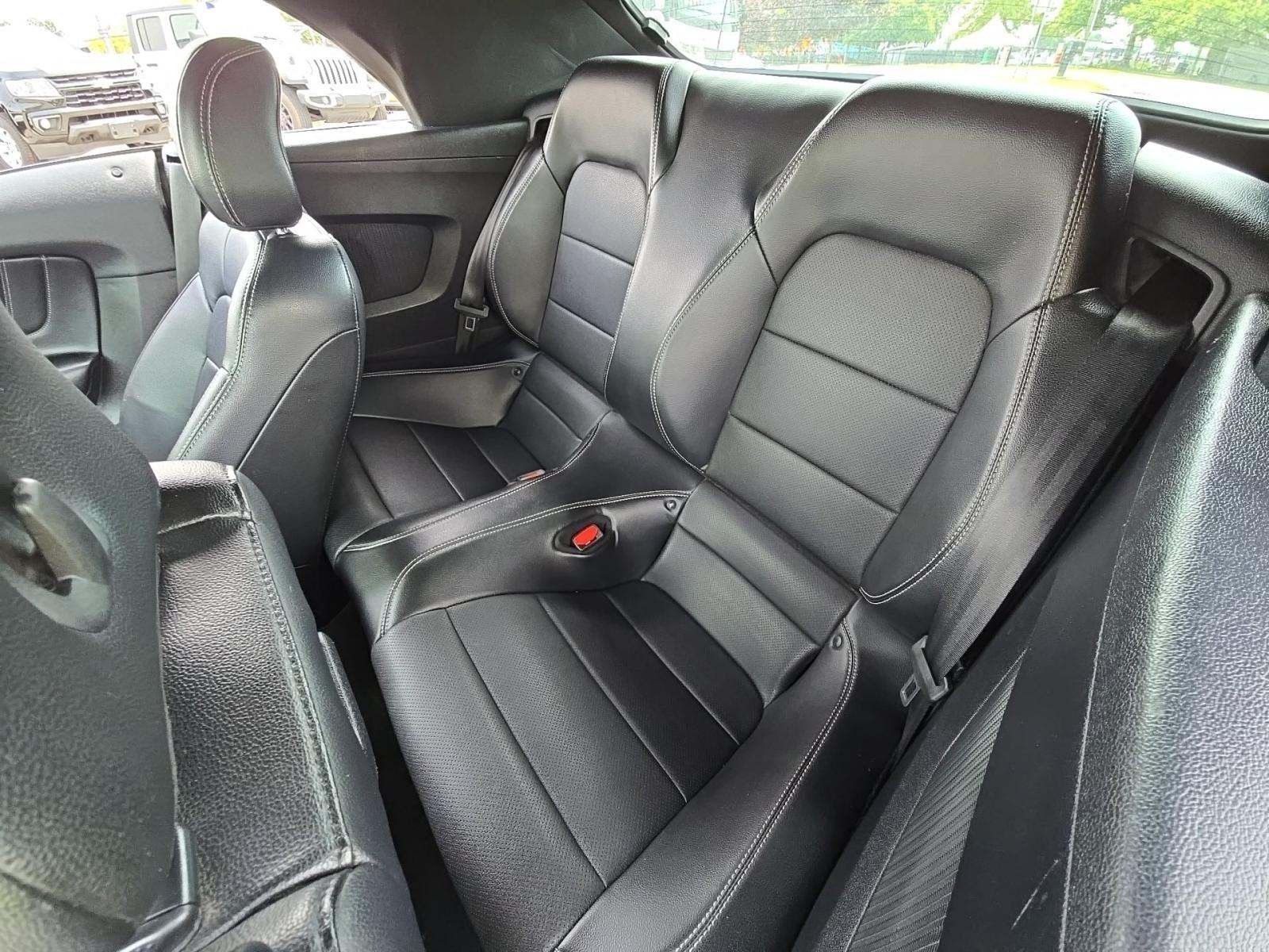 2022 Ford Mustang EcoBoost Premium RWD