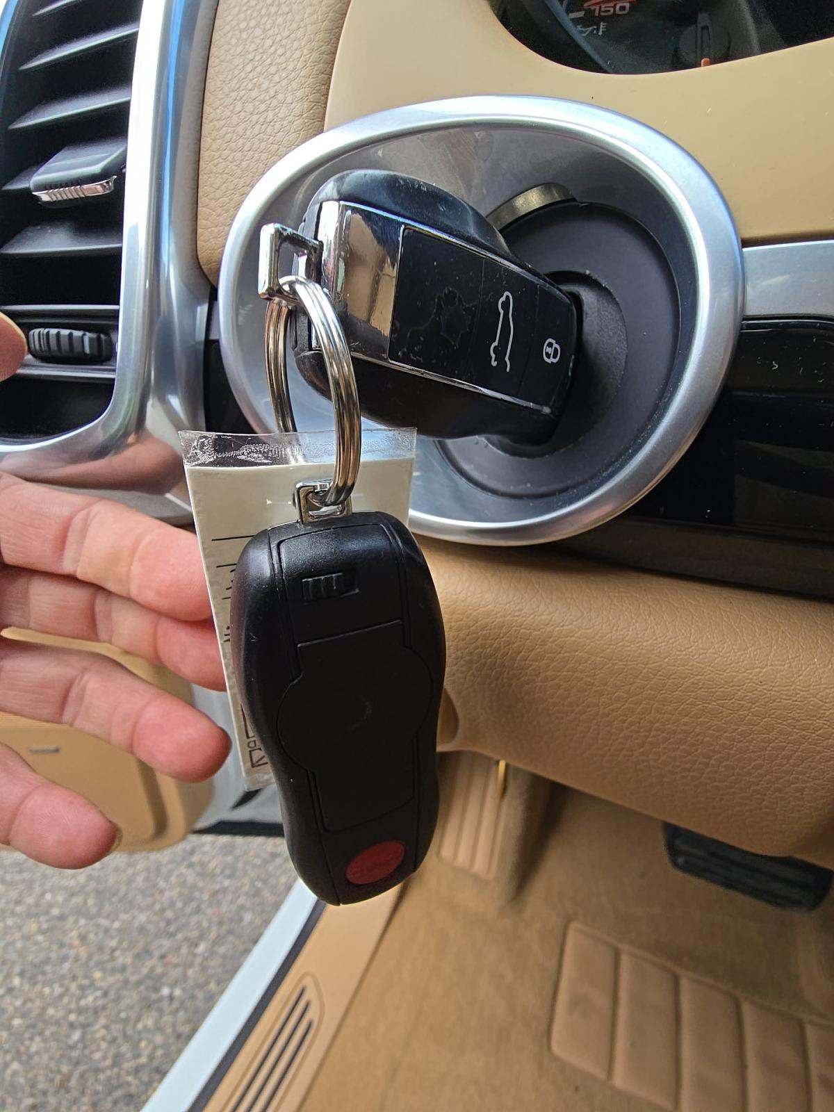 PORSCHE CAYENNE - 4