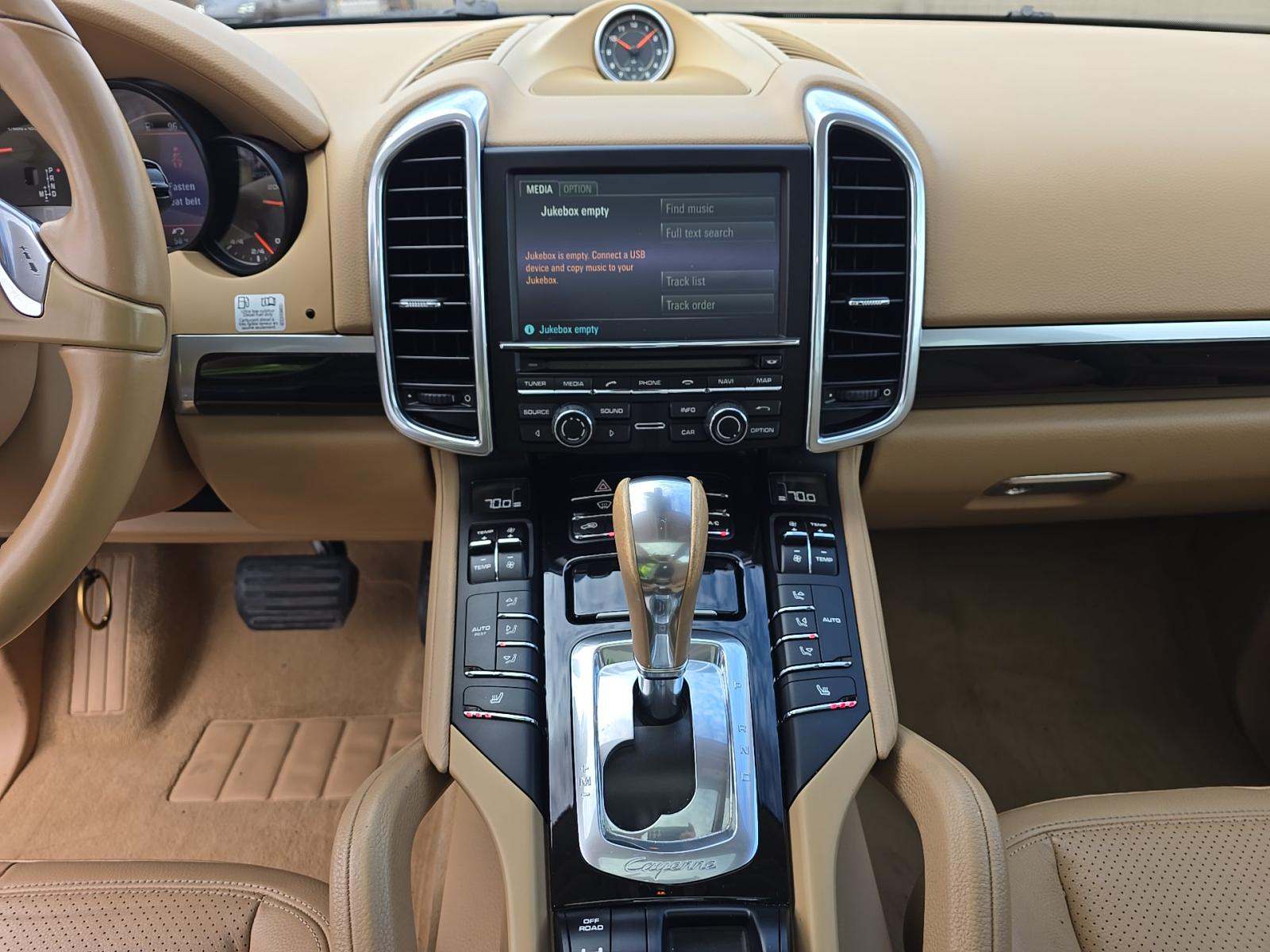 PORSCHE CAYENNE - 6