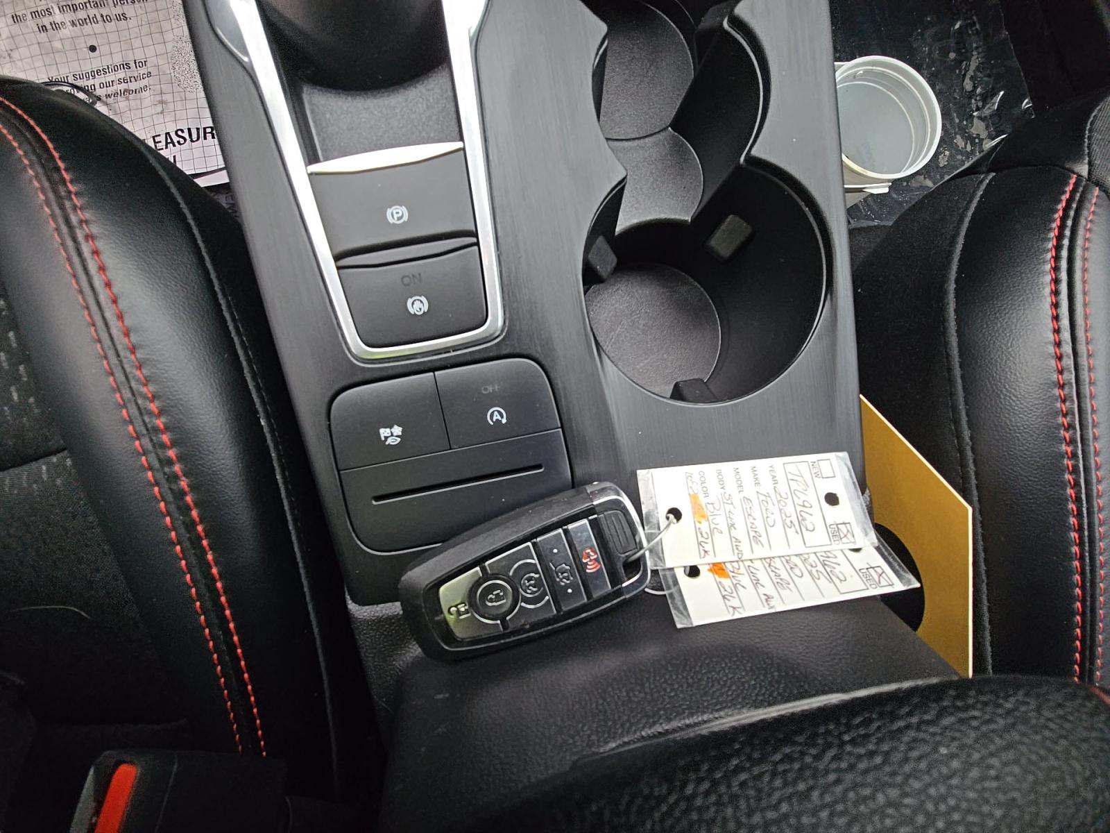 2025 Ford Escape ST-Line Select AWD