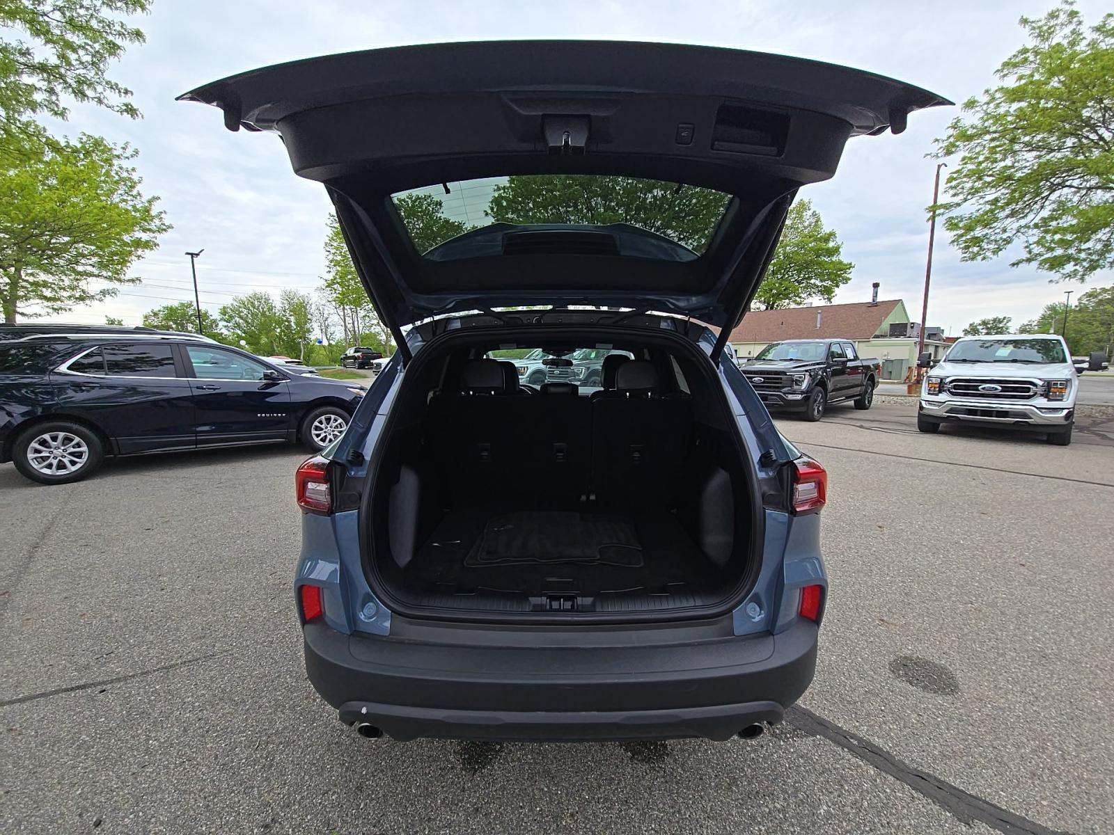 2025 Ford Escape ST-Line Select AWD