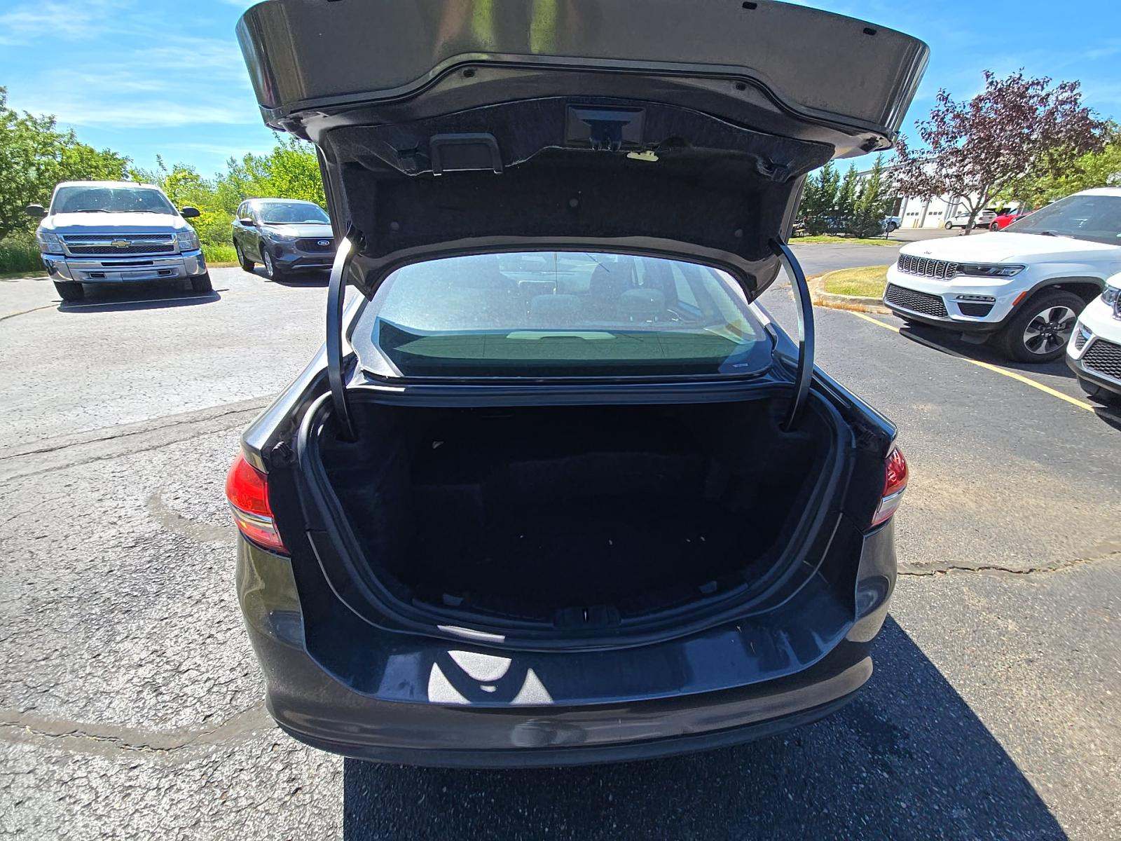 FORD FUSION - 10