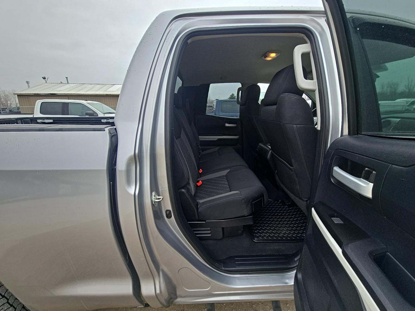 2015 Toyota Tundra SR AWD