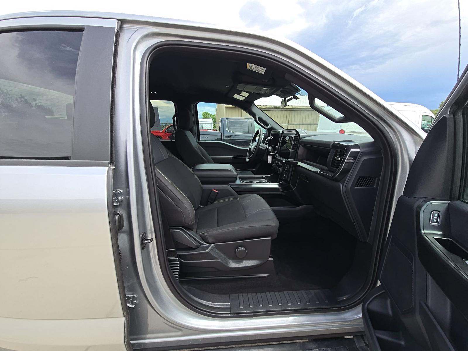 2025 Ford F-150 STX AWD