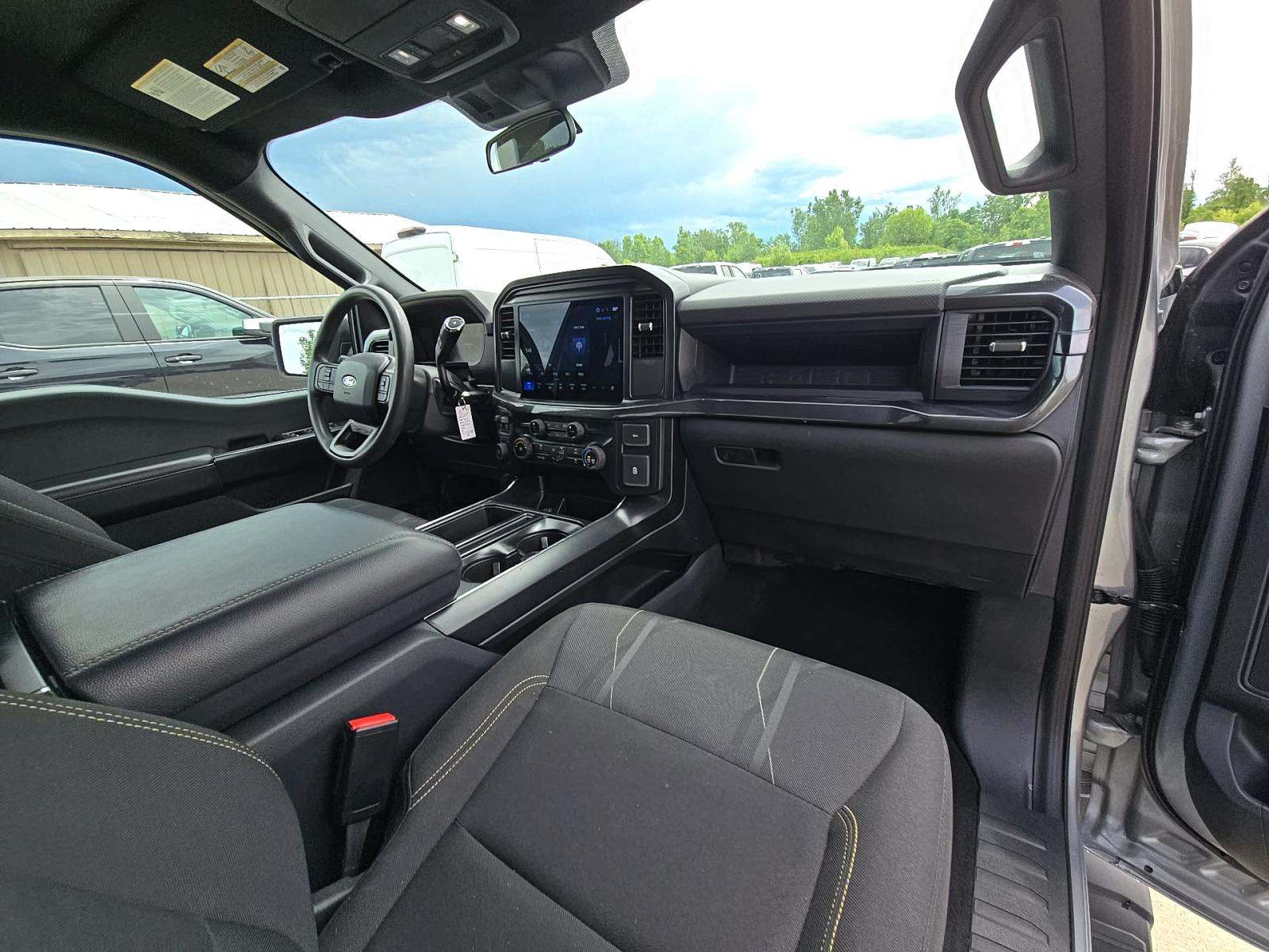 2025 Ford F-150 STX AWD