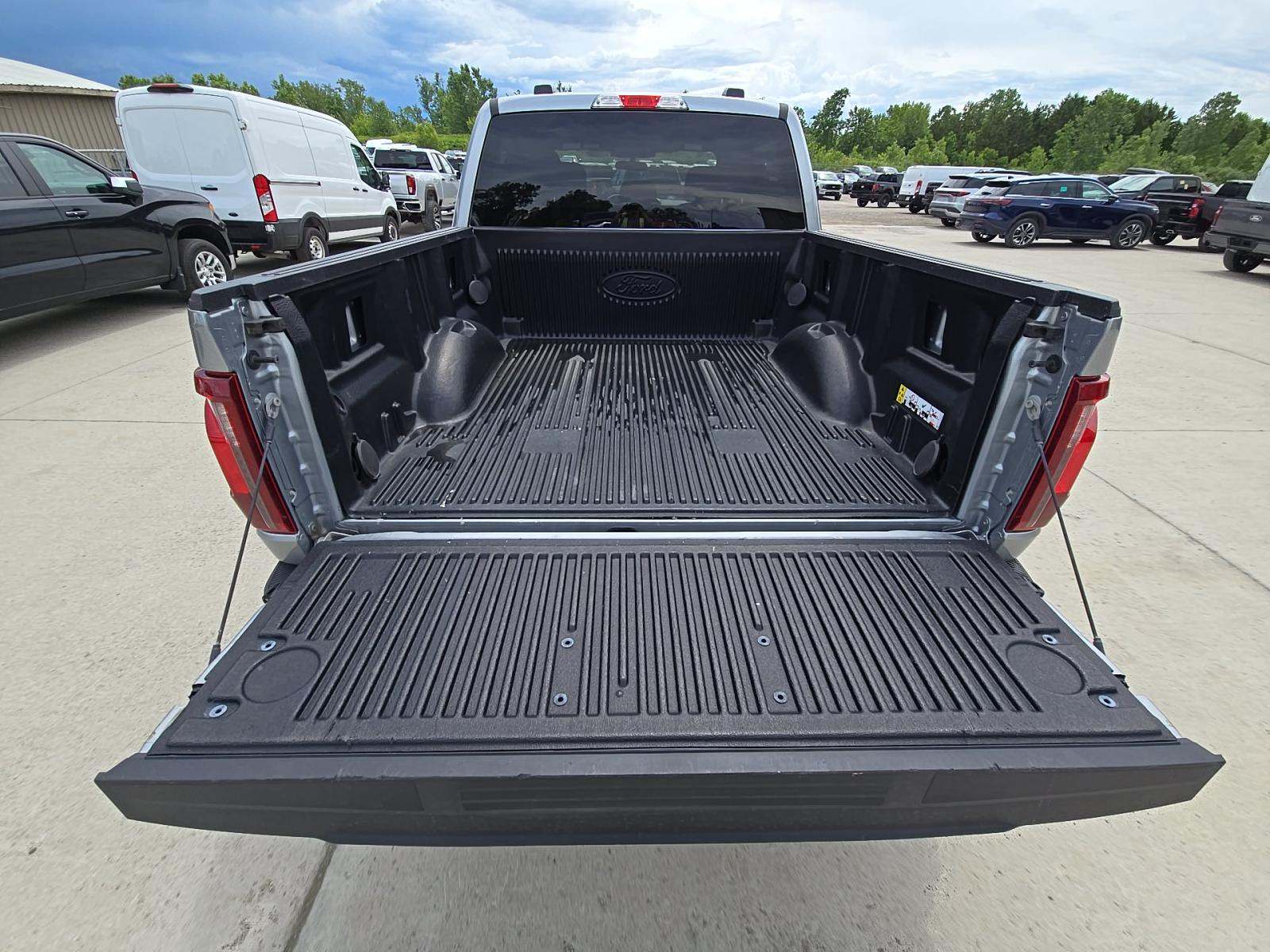 2025 Ford F-150 STX AWD