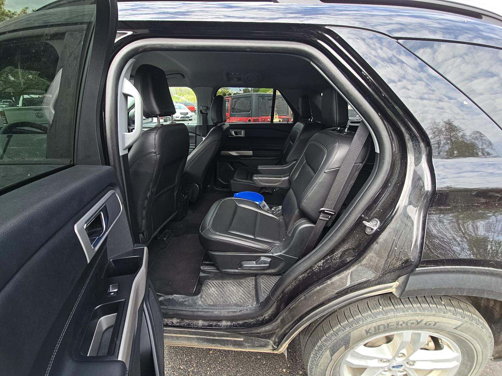 FORD EXPLORER - 9