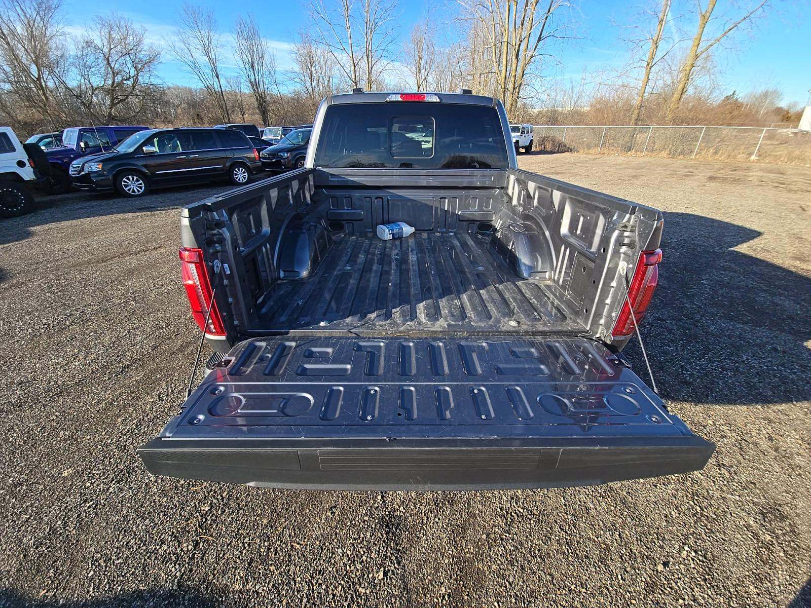 2025 Ford F-150 Lariat AWD