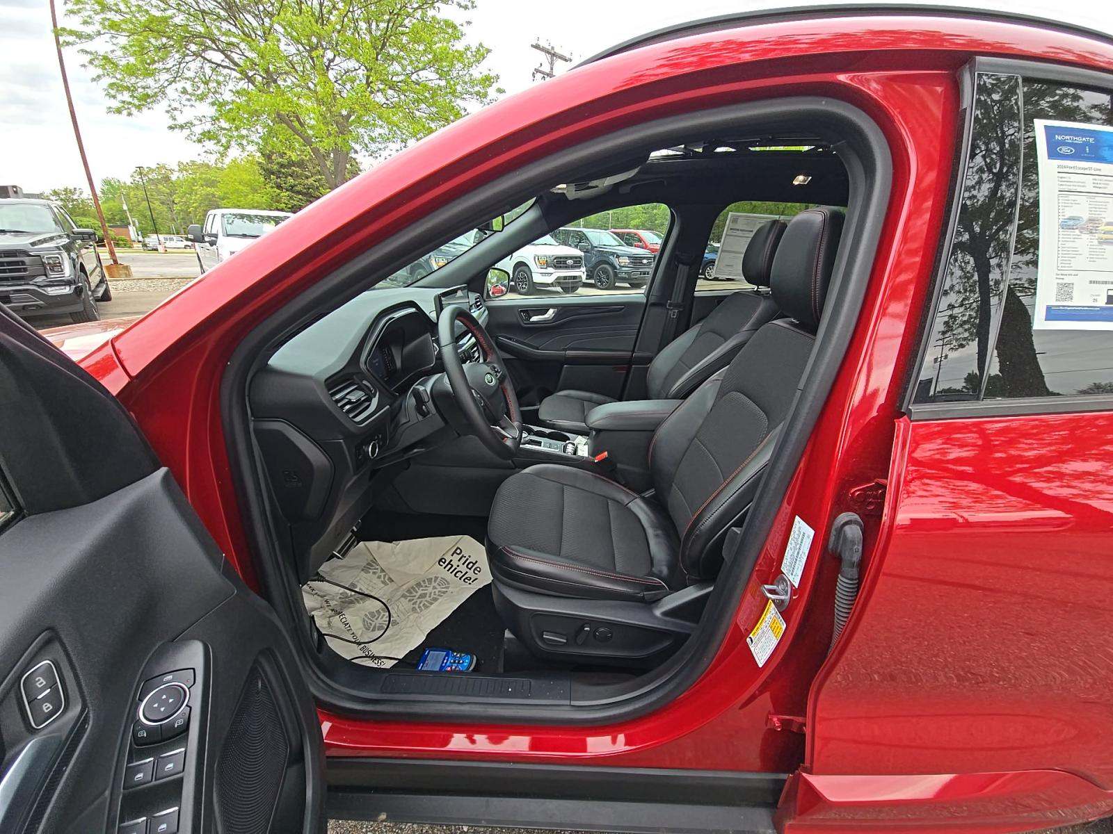 FORD ESCAPE - 2