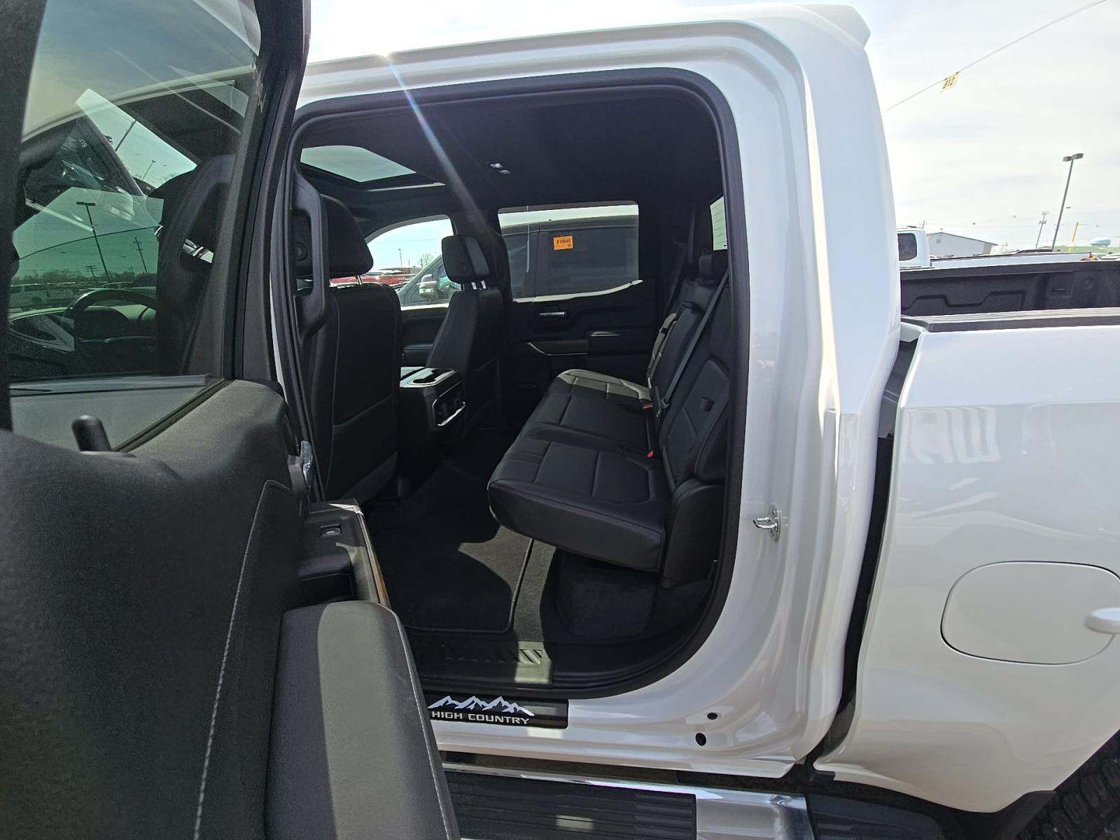 2022 Chevrolet Silverado 1500 High Country AWD