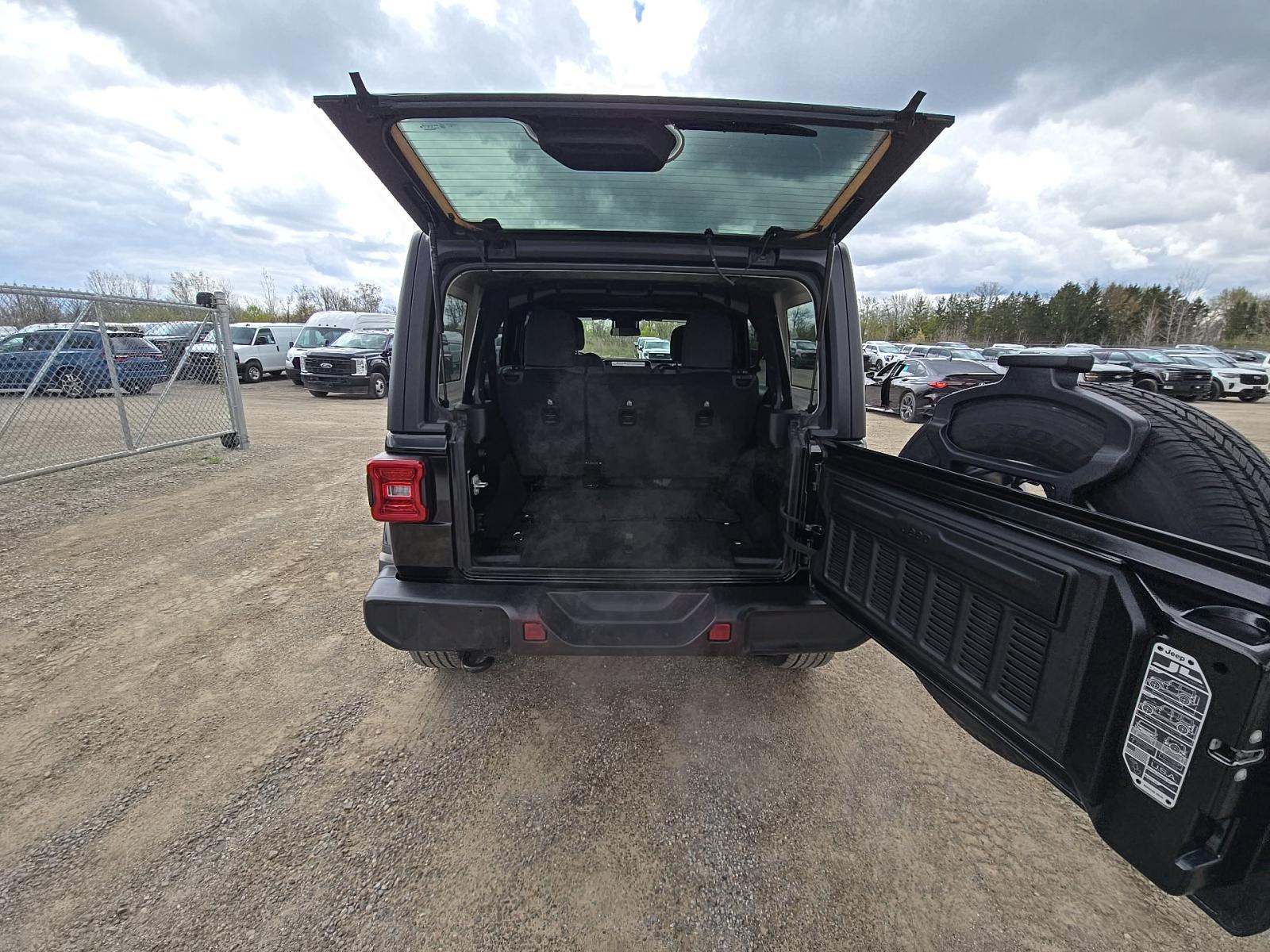 2024 Jeep Wrangler Sahara AWD