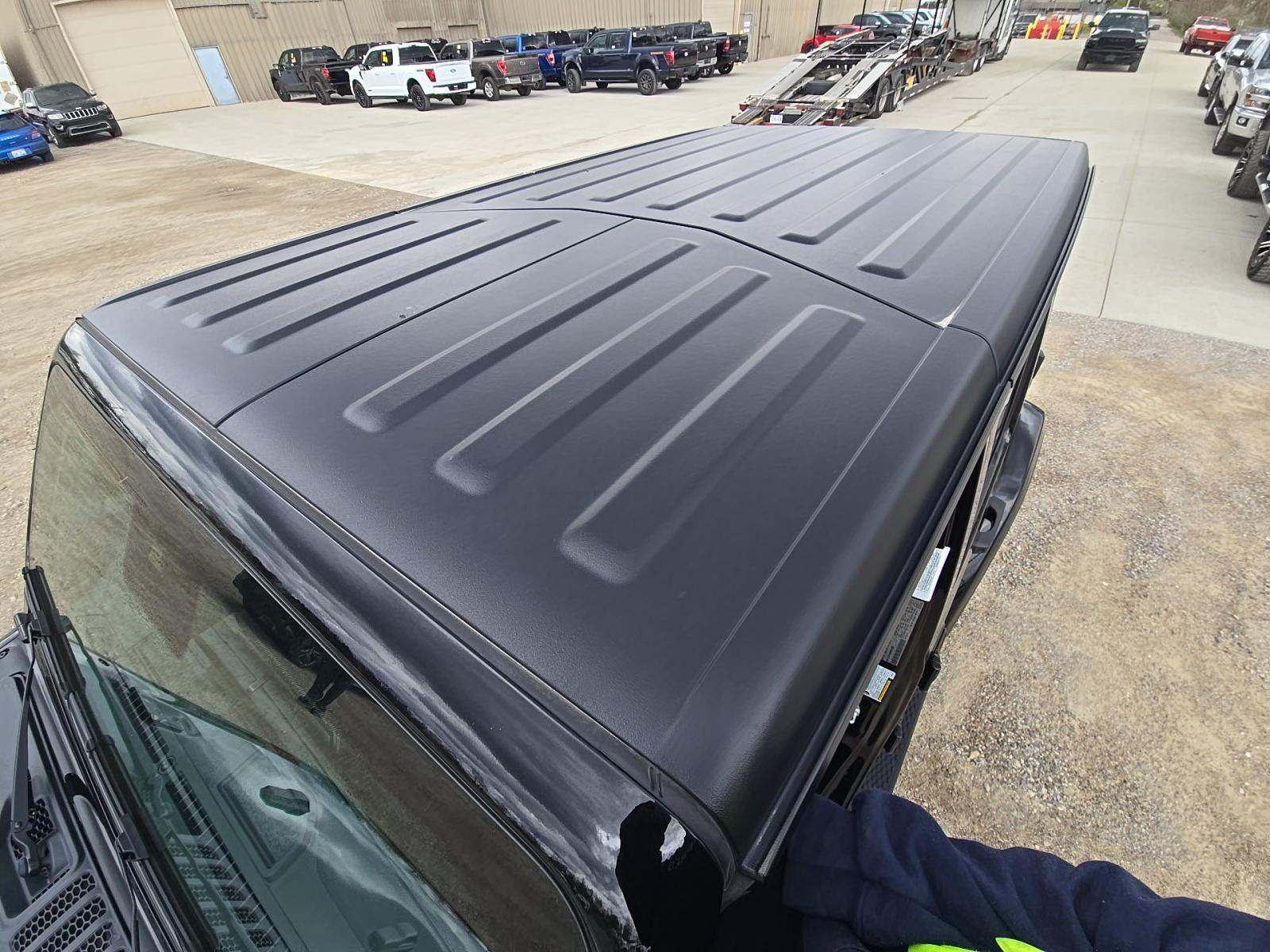 2024 Jeep Wrangler Sahara AWD