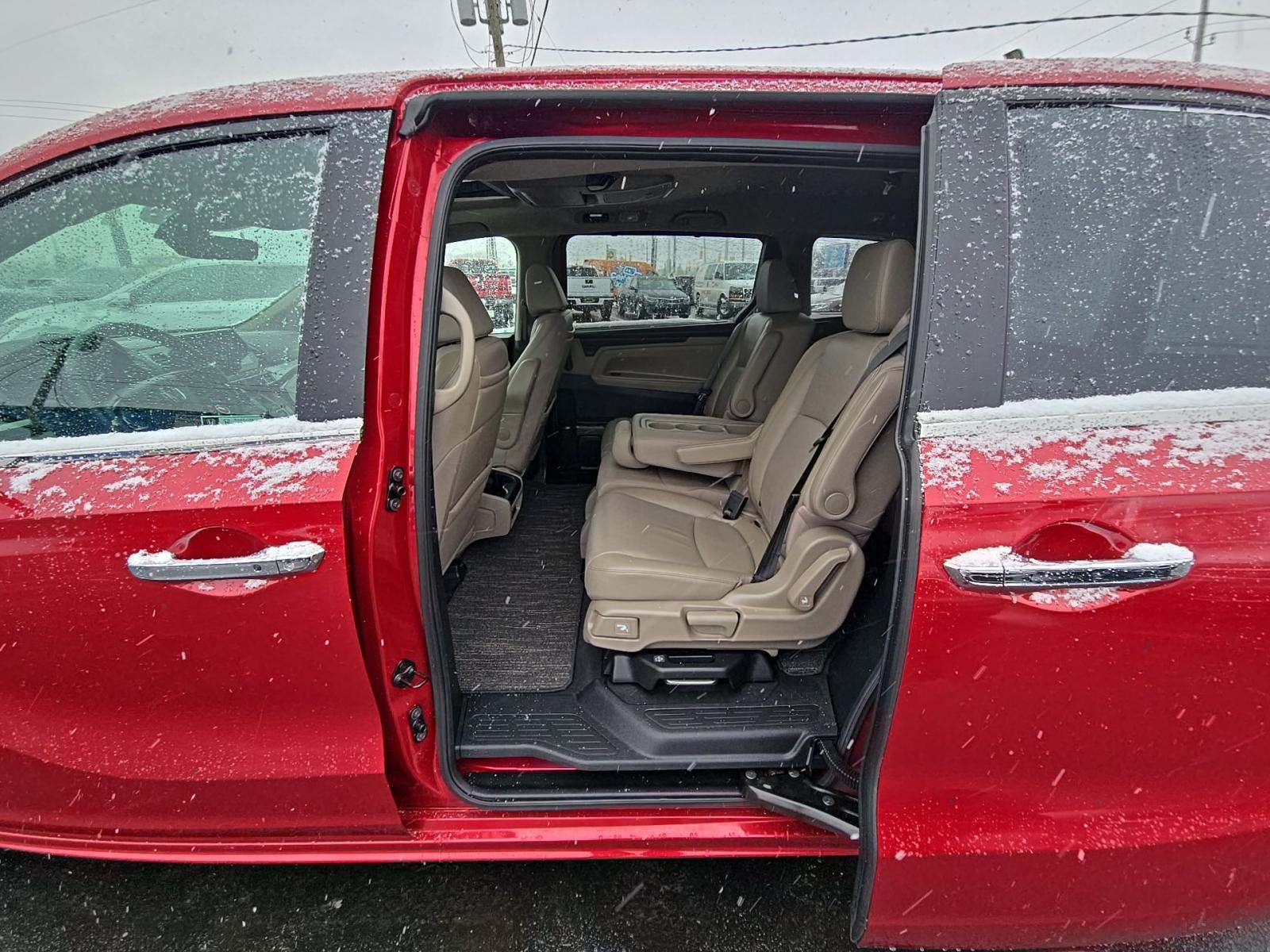 2023 Honda Odyssey Touring FWD