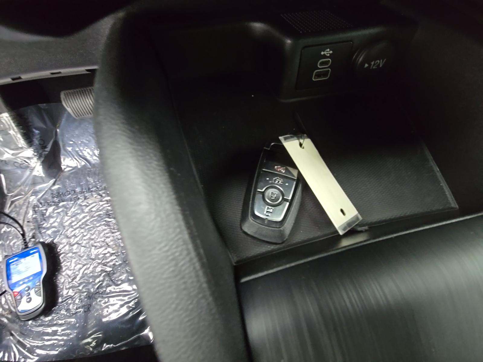 FORD ESCAPE - 4