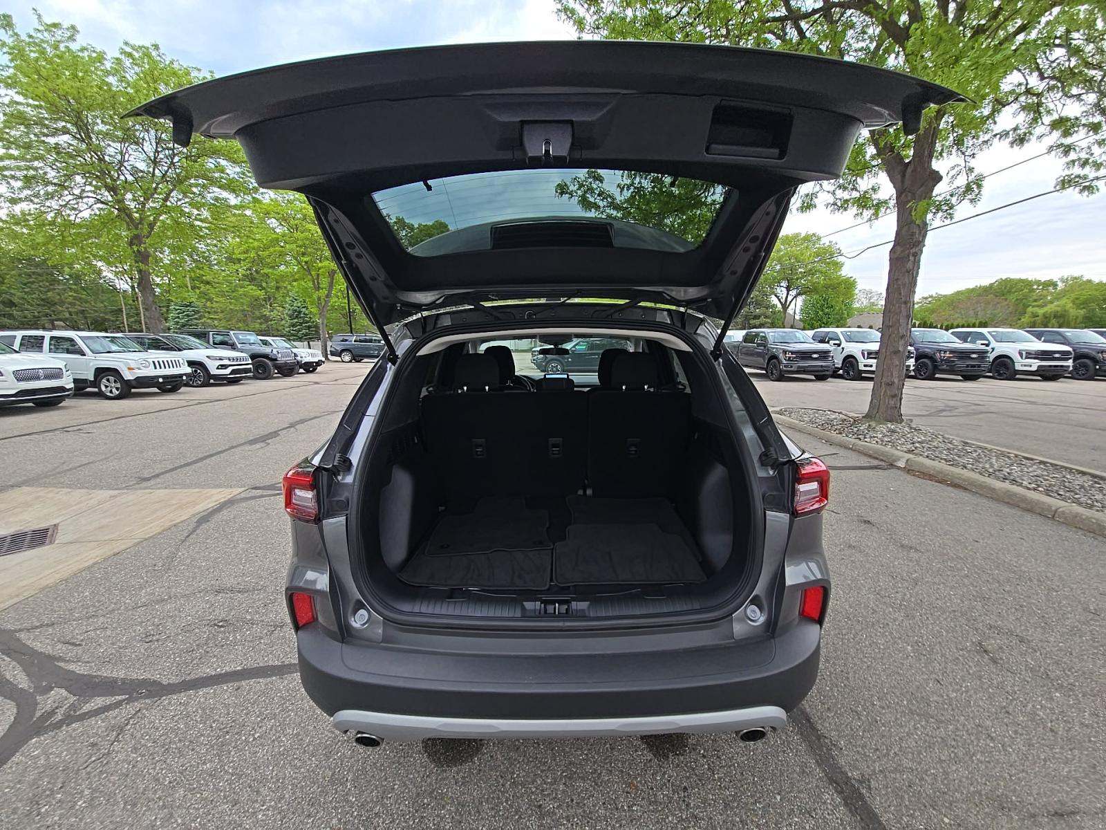 FORD ESCAPE - 10