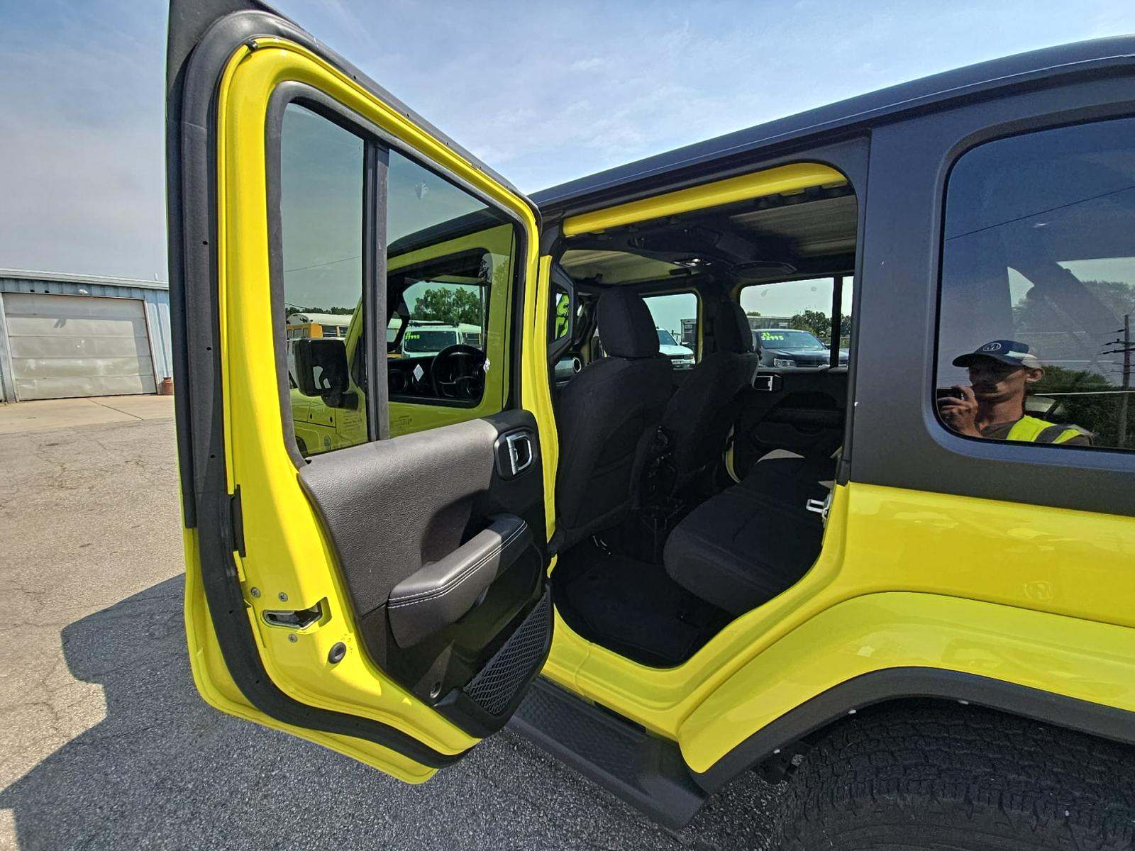 2023 Jeep Wrangler Sahara AWD