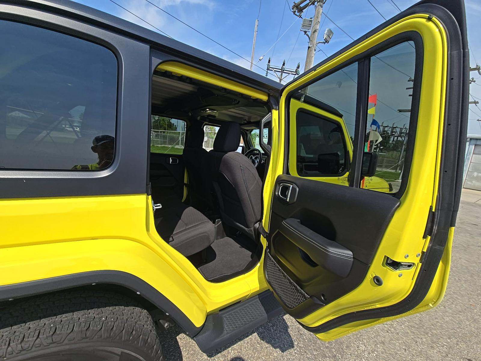 2023 Jeep Wrangler Sahara AWD