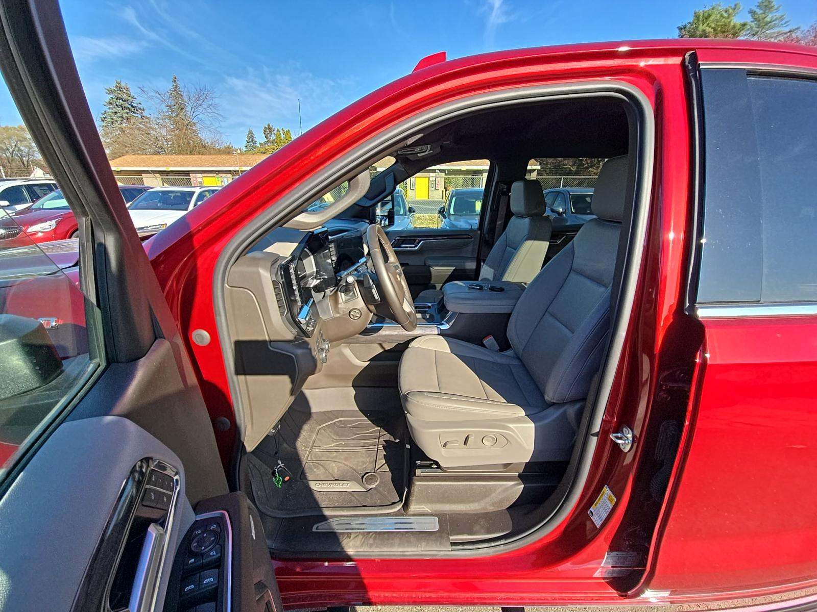 2023 Chevrolet Silverado 1500 LTZ AWD
