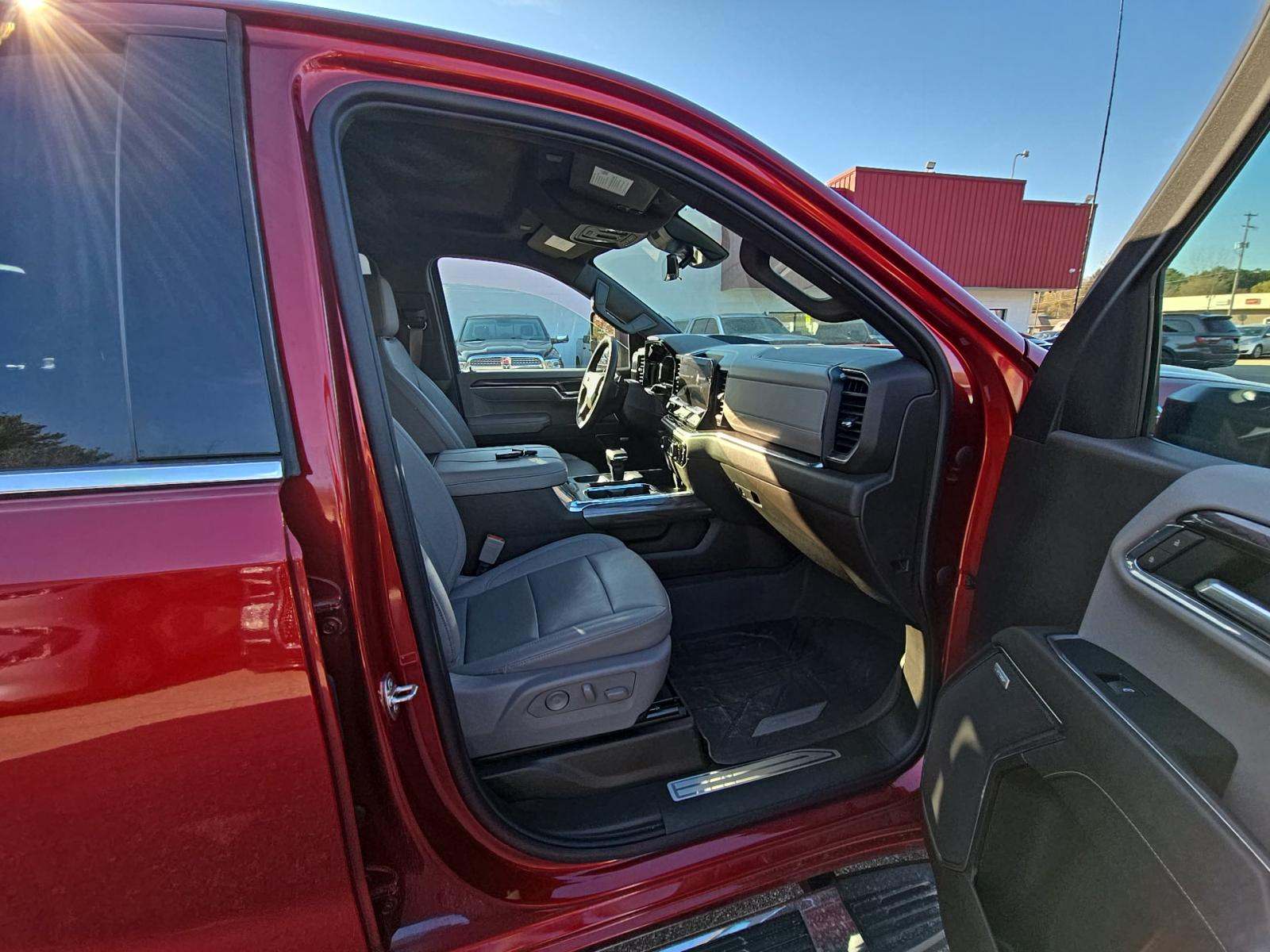 2023 Chevrolet Silverado 1500 LTZ AWD
