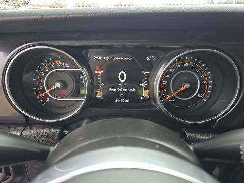 JEEP UNLIMITED SAHARA ALTITUDE EDITION - 5