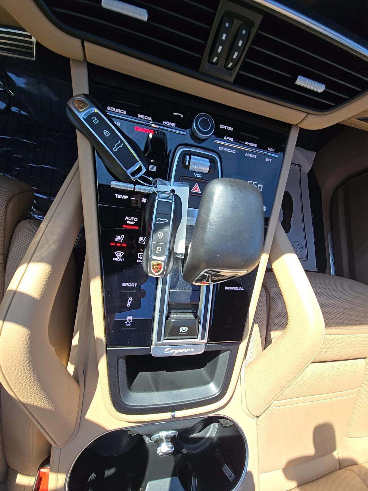 PORSCHE CAYENNE - 4