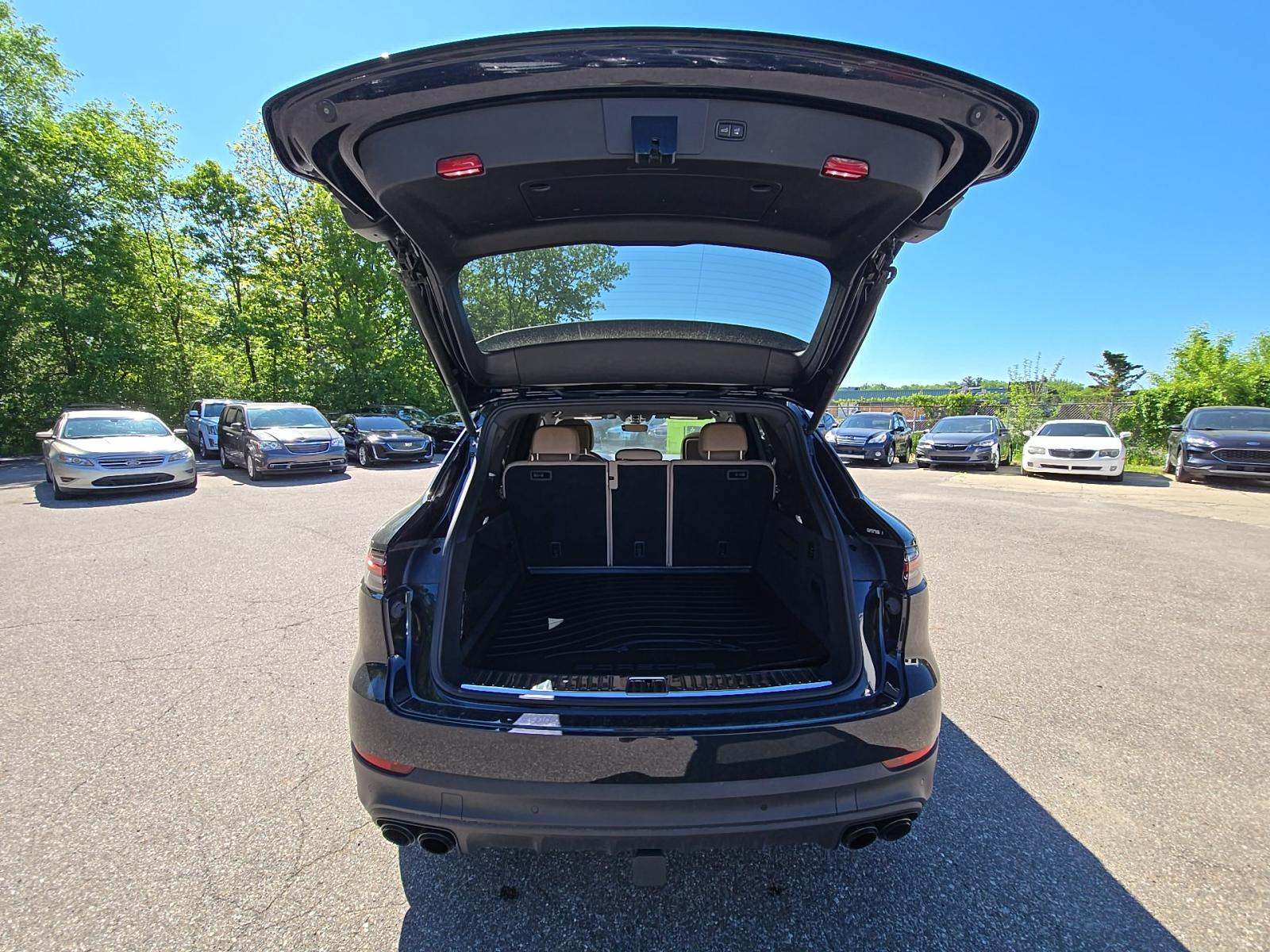 PORSCHE CAYENNE - 10