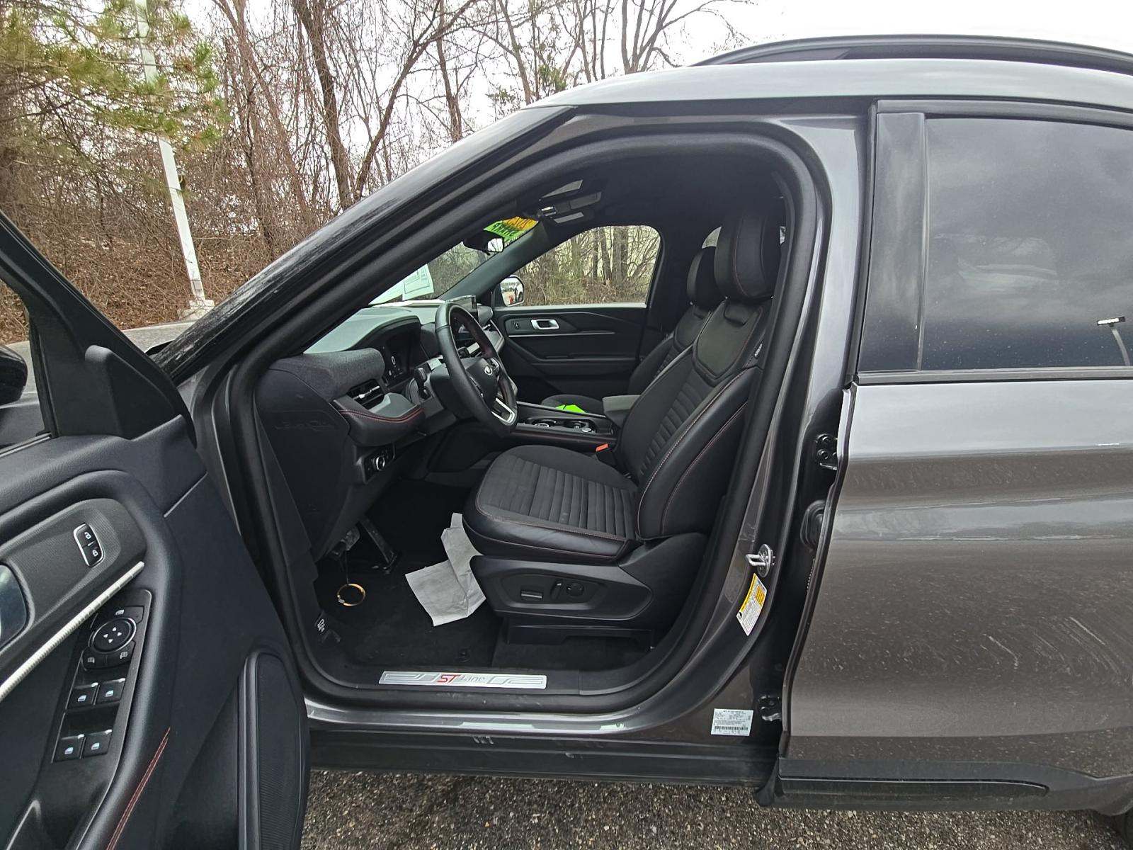 2025 Ford Explorer ST-Line AWD