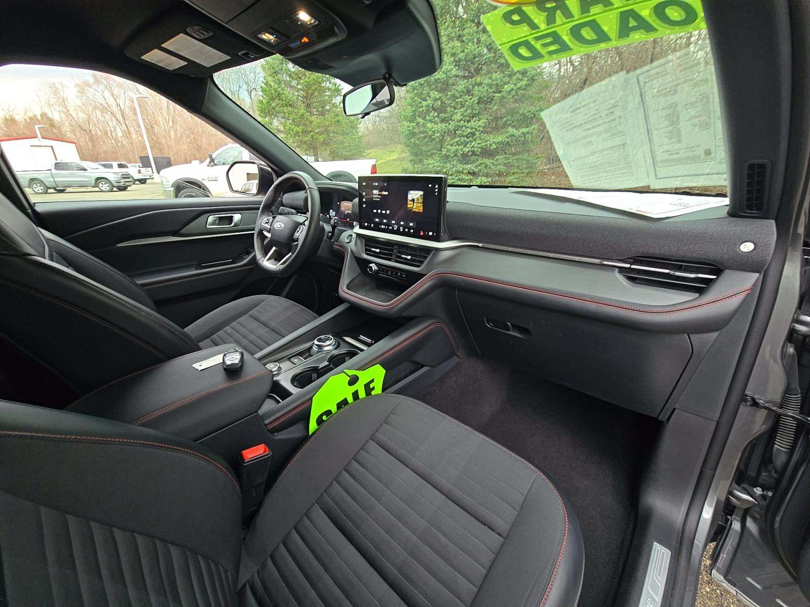 2025 Ford Explorer ST-Line AWD