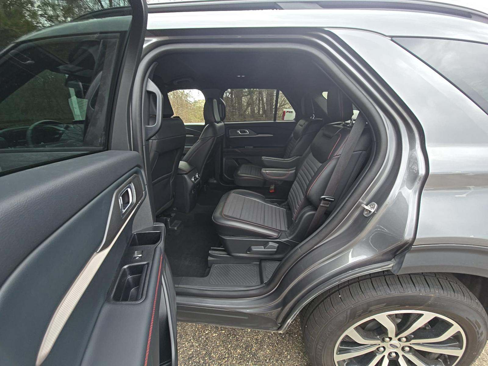 2025 Ford Explorer ST-Line AWD