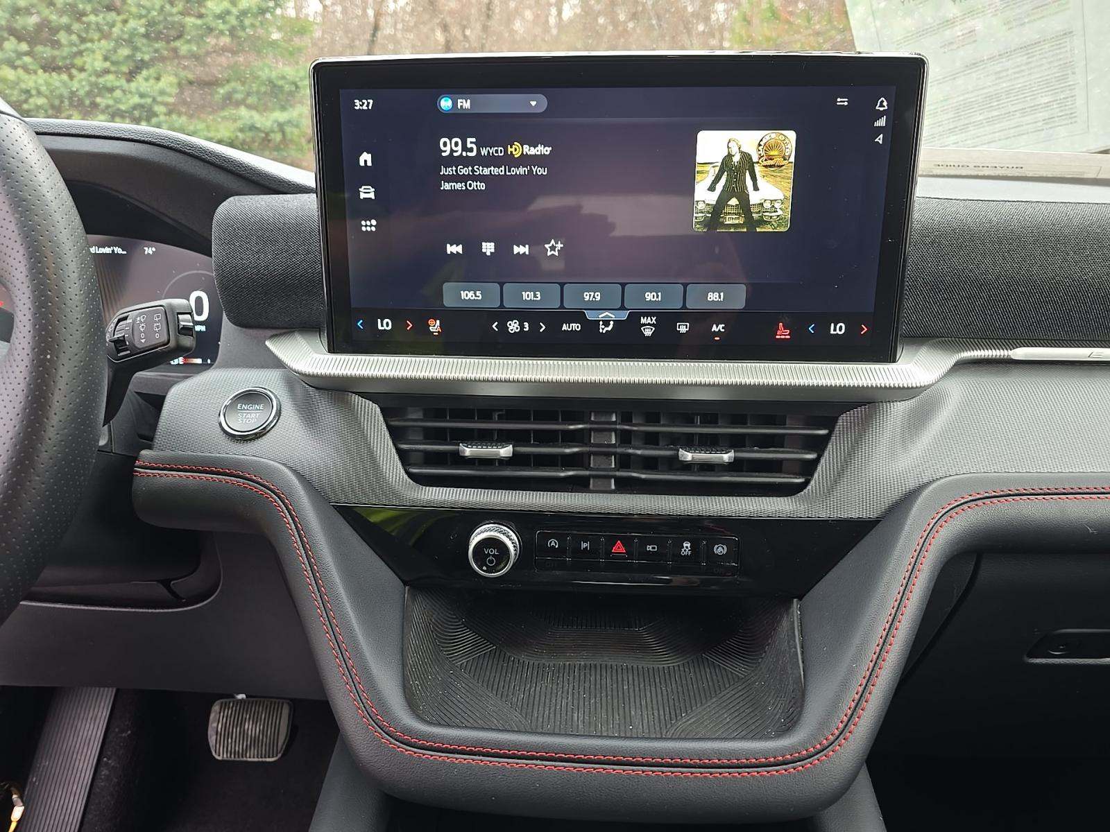 2025 Ford Explorer ST-Line AWD