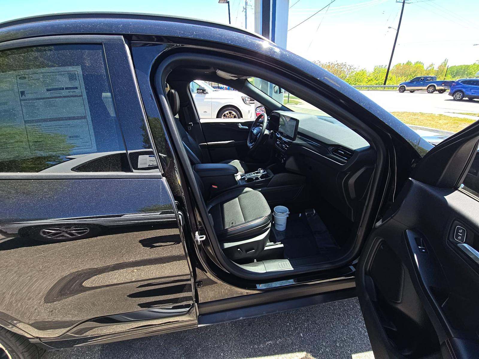 2023 Ford Escape ST-Line Select AWD