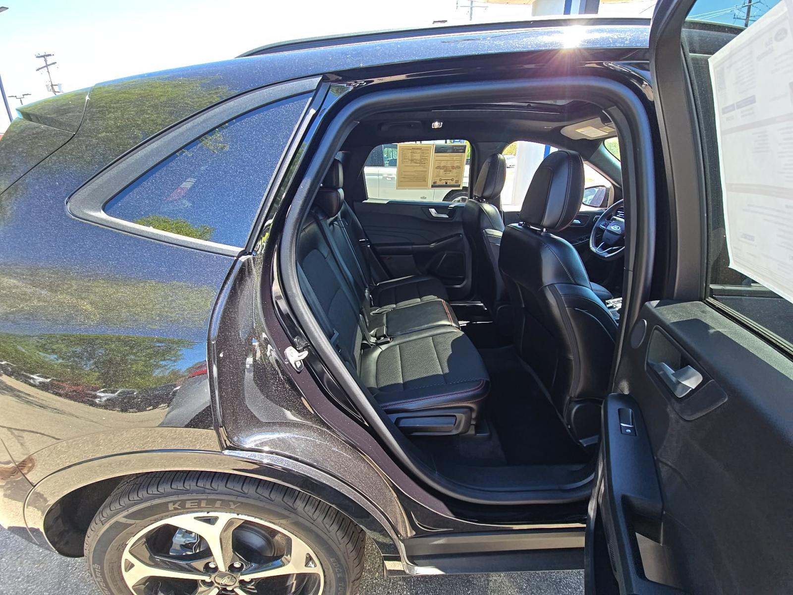 2023 Ford Escape ST-Line Select AWD