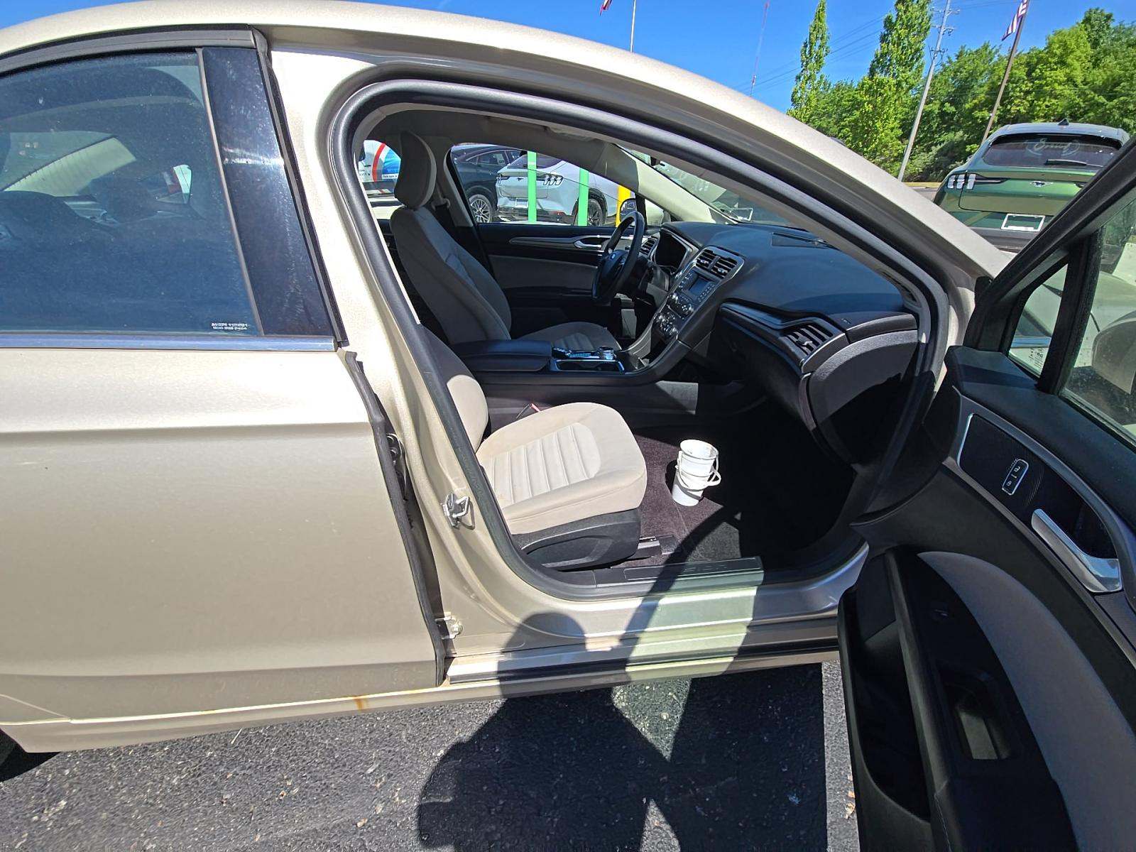 2017 Ford Fusion Hybrid S FWD