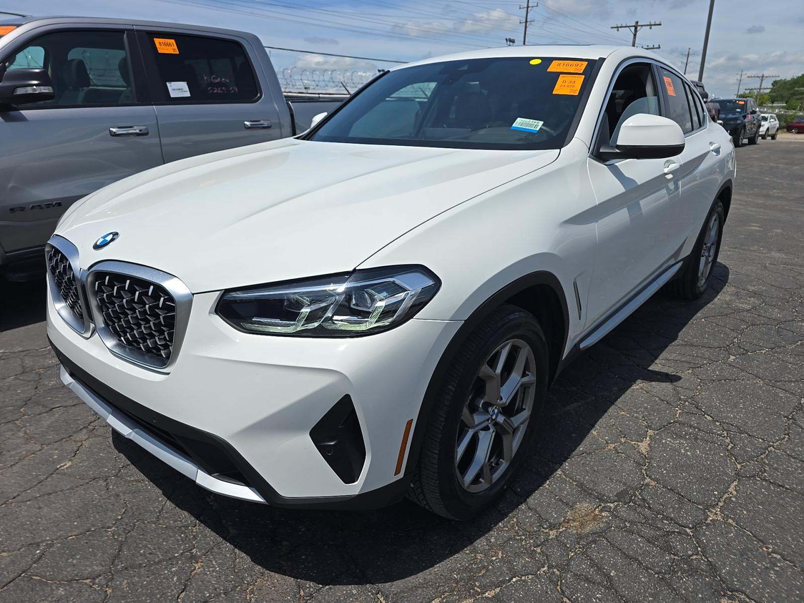 2025 BMW X4 xDrive30i AWD